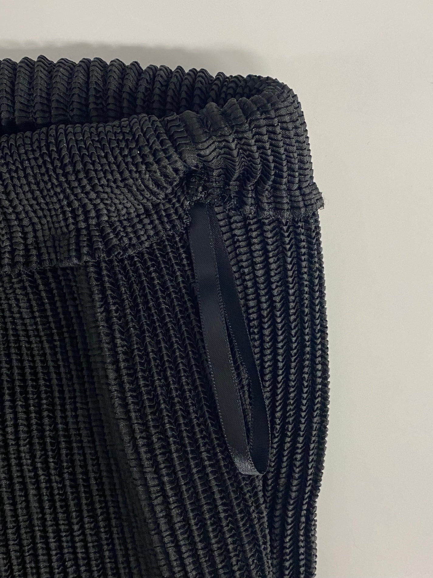 スペッチオ 481-302 パンツ 40 ブラック プリーツ ITTTWXEOOQY4