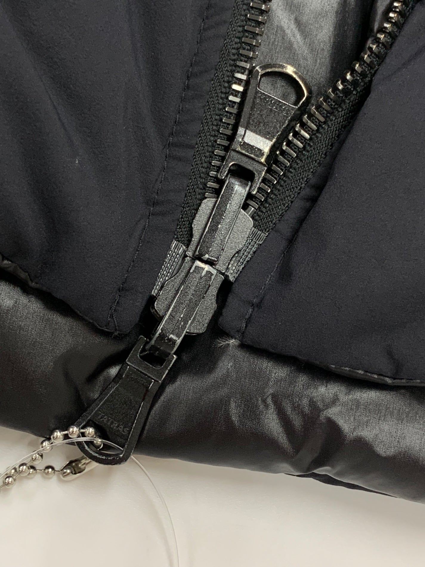 タトラス ISERA LTAT21A4706-D ダウンコート 3 ブラック ラクーンファー ITN59335J8MG