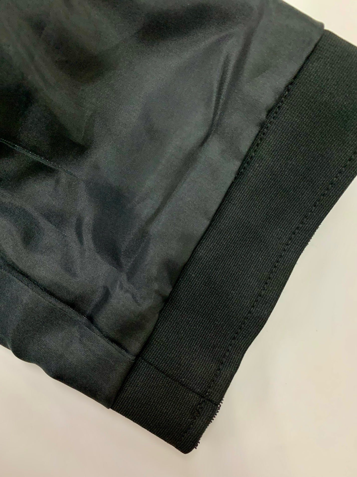 トゥービーシック W5J12-360-09 ワンピース 40 ブラック ビジュー ブローチ付 IT3VPFT2G8HS 【SALE】