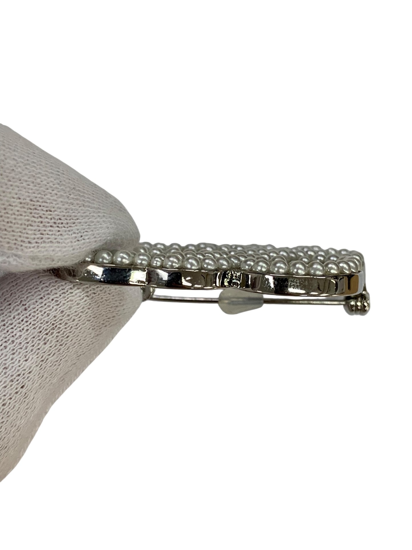 フォクシーブティック Brooch Signature Pearl 42629 ブローチ ホワイト IT9JDZHQDHU3