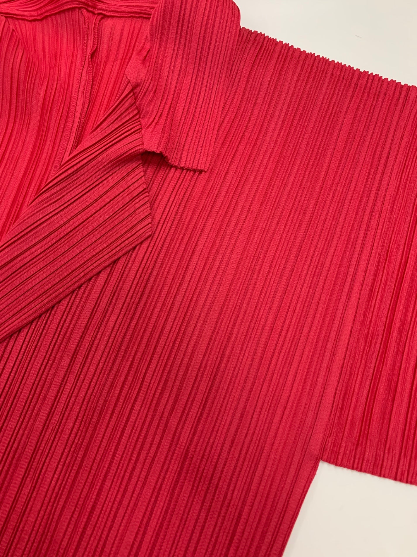 プリーツプリーズイッセイミヤケ PP43-JD626 ジャケット 3 レッド プリーツ IT3IKNTSZI0E 【SALE】