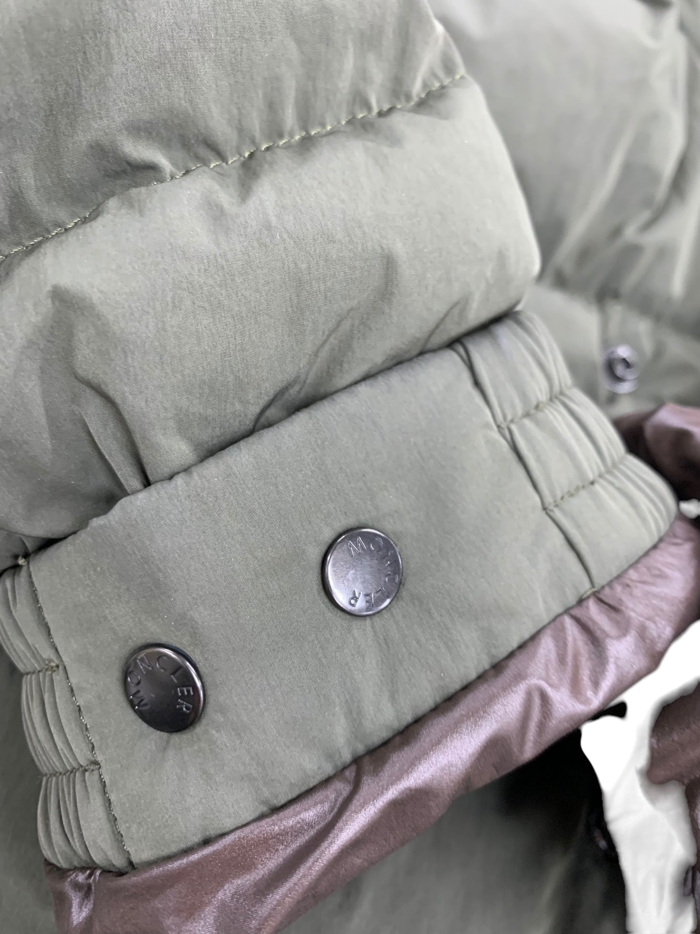 モンクレール Marcelettes ショートダウンジャケット J20911A00149 5974W 1 カーキグリーン ITEJCS6N2PW9 【SALE】