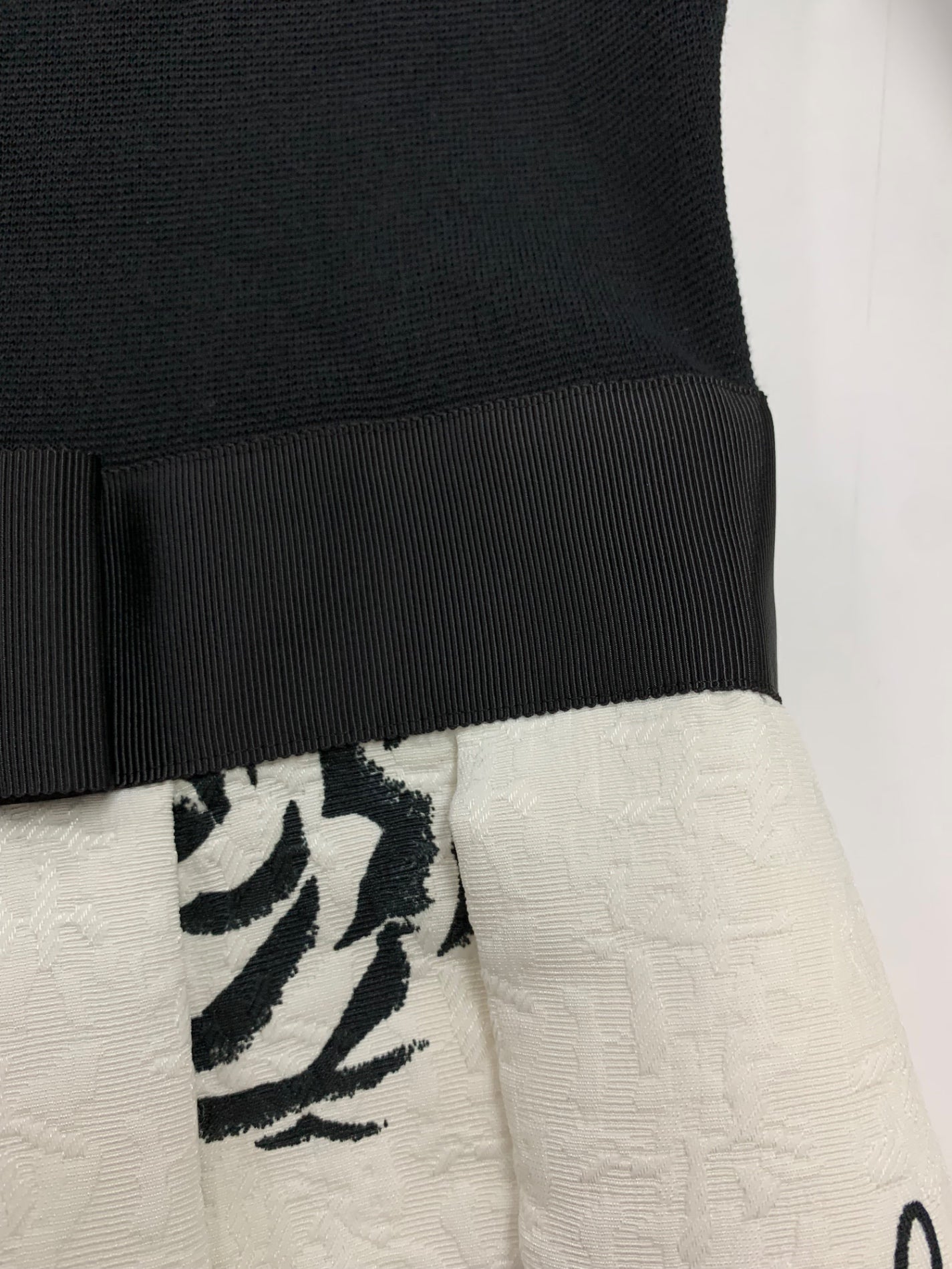 エムズグレイシー 411108 ワンピース 38 ブラック ローズモチーフ IT10ZWPS8C0K