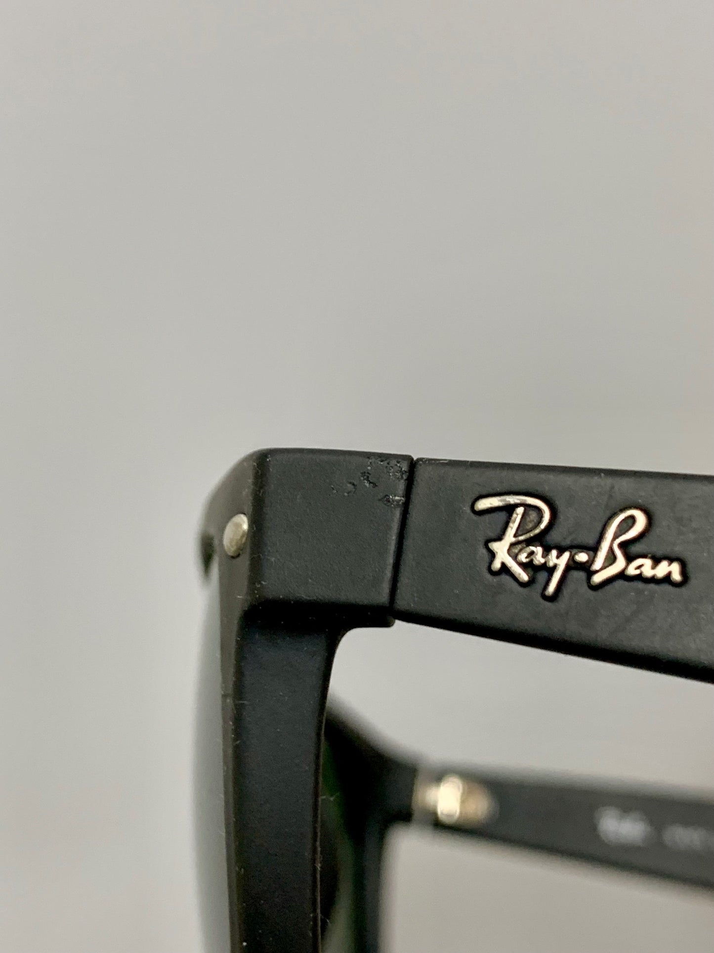 レイバン NEWWAYFARER RB2132-F サングラス ブラック ニューウェイファーラー ラバーフレーム フルリム ウェリントン ITNTLCH8CUEI