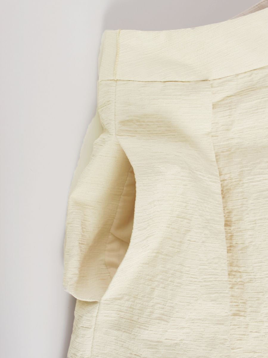 トゥービーシック W5S57-156-40 スカート 38 アイボリー タックフレア ITZTMUKY3NKK 【SALE】