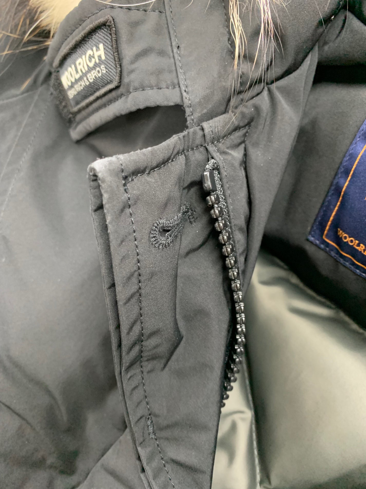 ウールリッチ ダウンジャケット S ブラック アークティック ラクーン フーディ ITIEJR7U1VIG 【SALE】