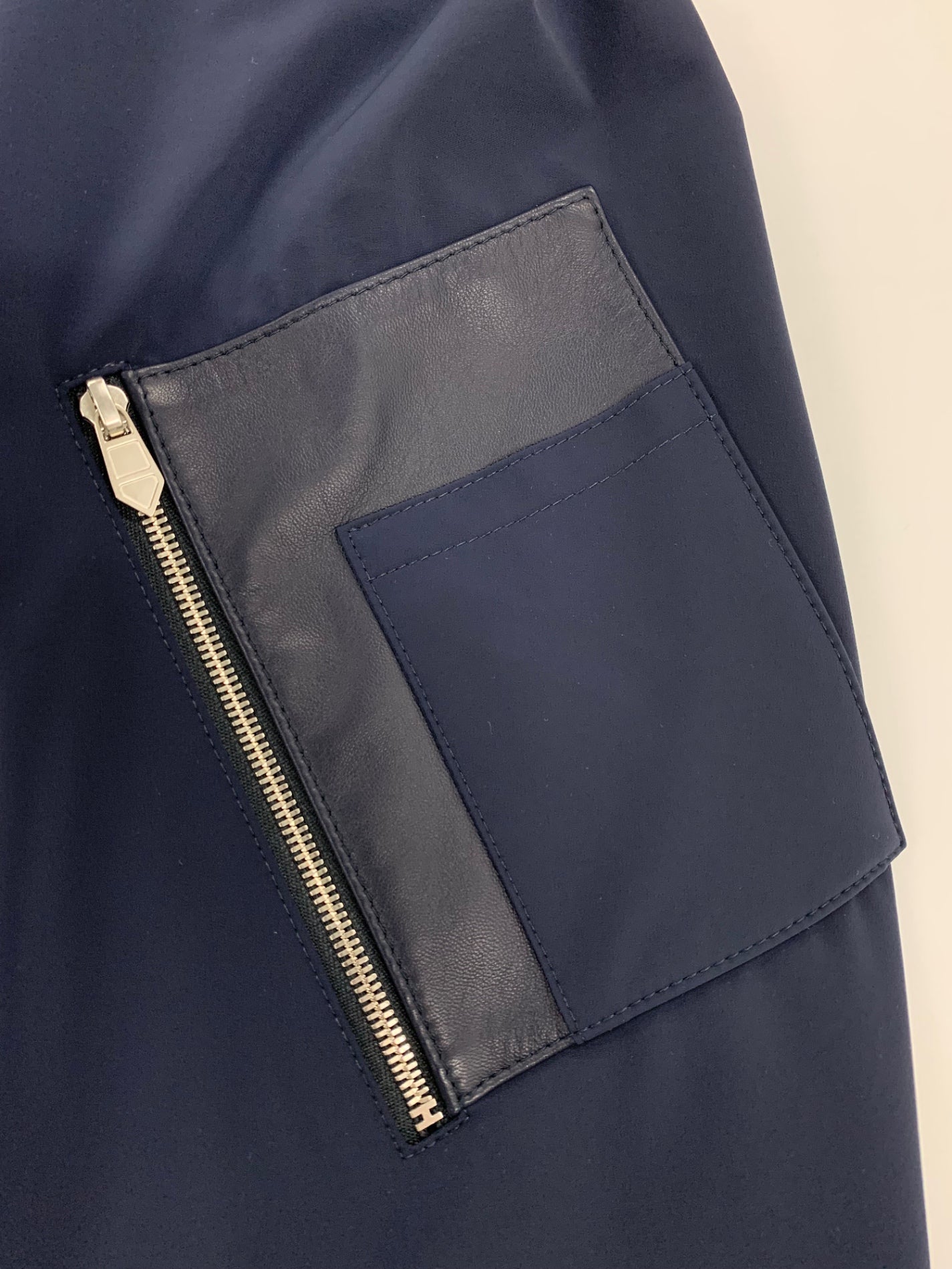 エルメス H452820HK0144 ブルゾン 48 ネイビー ジップアップ ミックス 2024SS ITPLY96Q1SOE 【SALE】