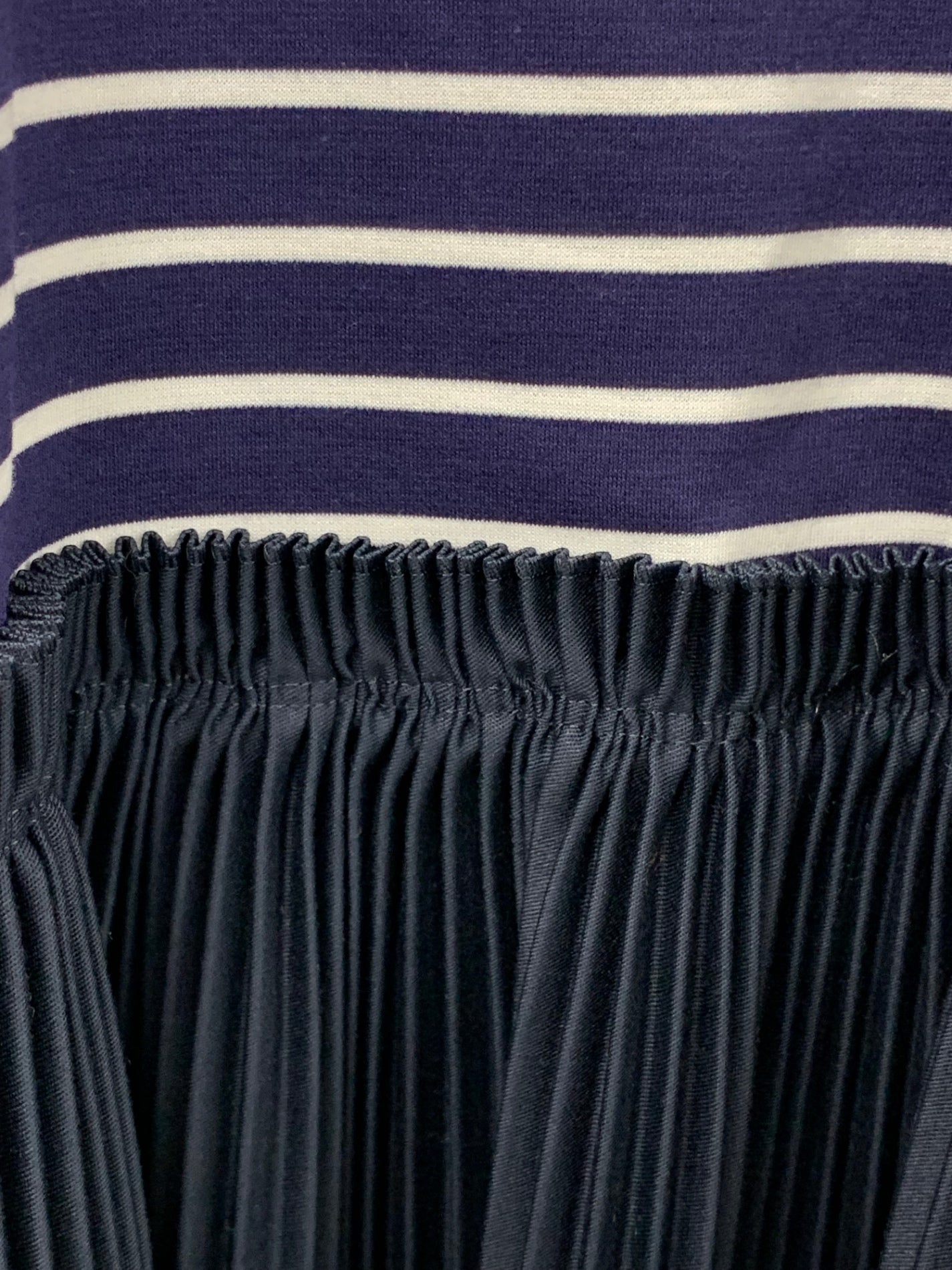 アディアム 44720 トップス XS ネイビー プリーツ ボーダー ITN65VAIBROG 【SALE】