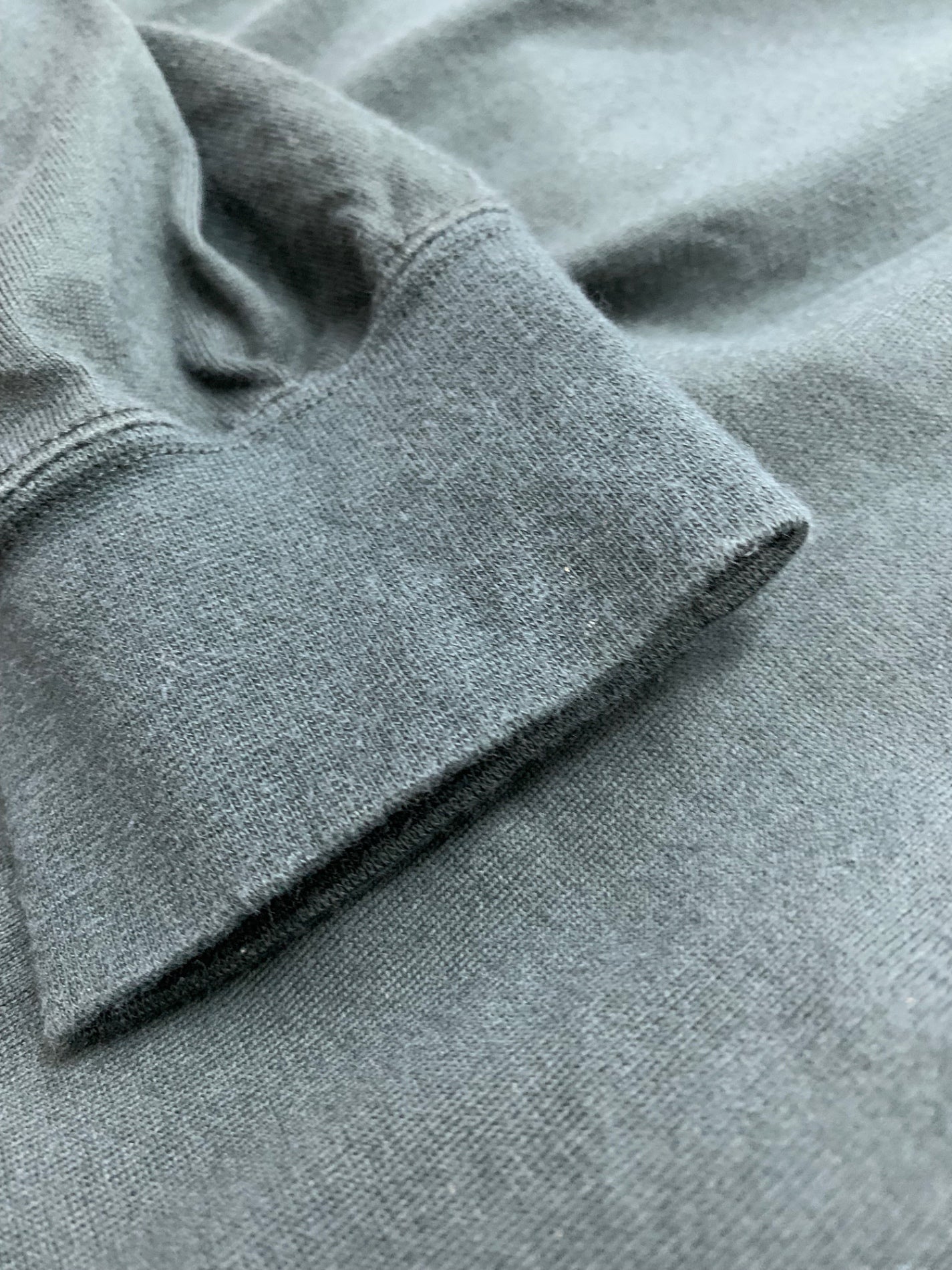 オムプリッセイッセイミヤケ HP23JK100 ロングTシャツ 2 グリーン モックネック スティーブジョブズ ITWA2VBED8MW 【SALE】