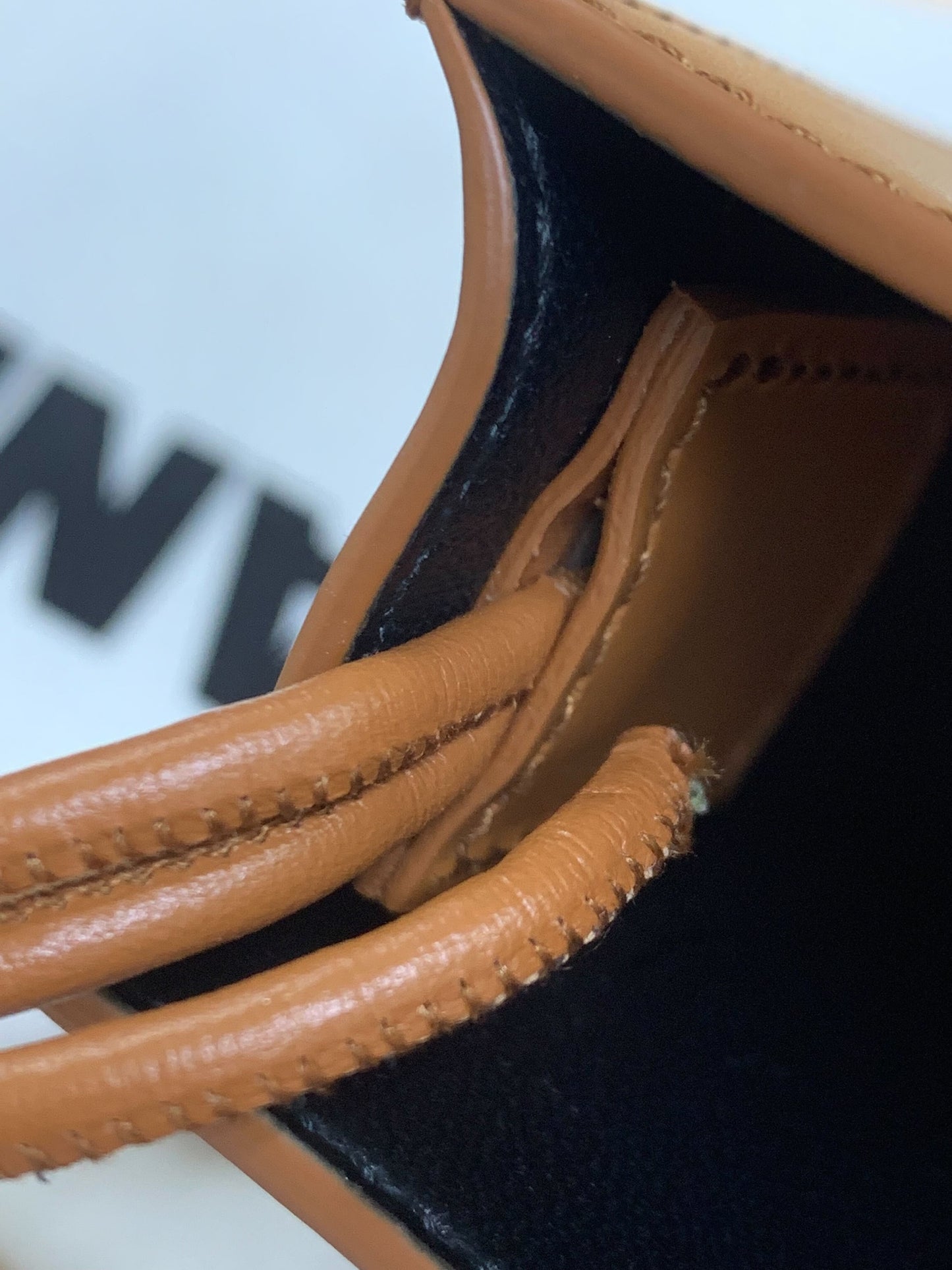 ジルサンダー Tangle スモール ショルダーバッグ キャメル レザー ITJJR8R0XT40