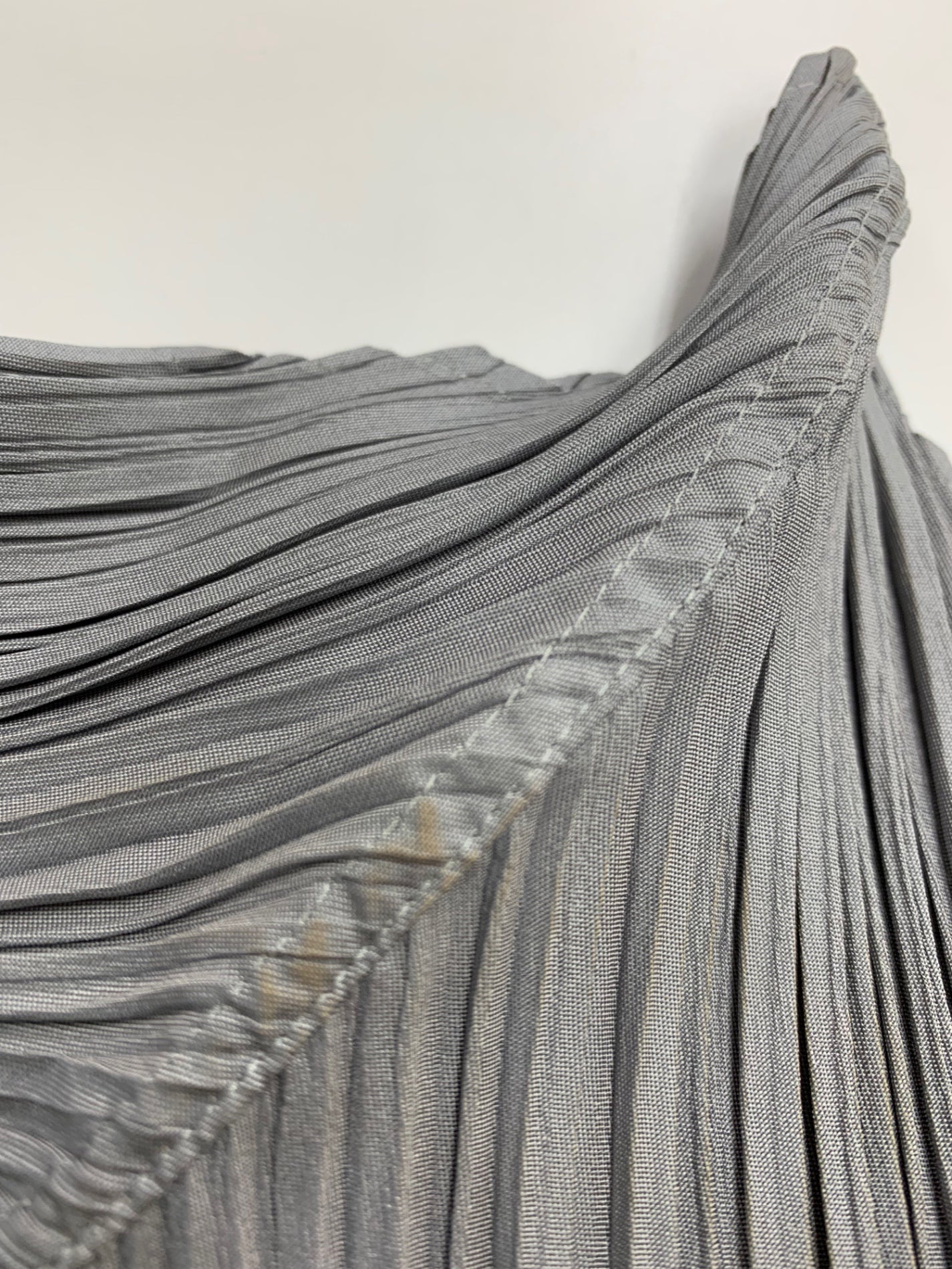 イッセイミヤケ IM21FD107 ジャケット 2 グレー プリーツ グラデーション ITZ46F3T9LJY