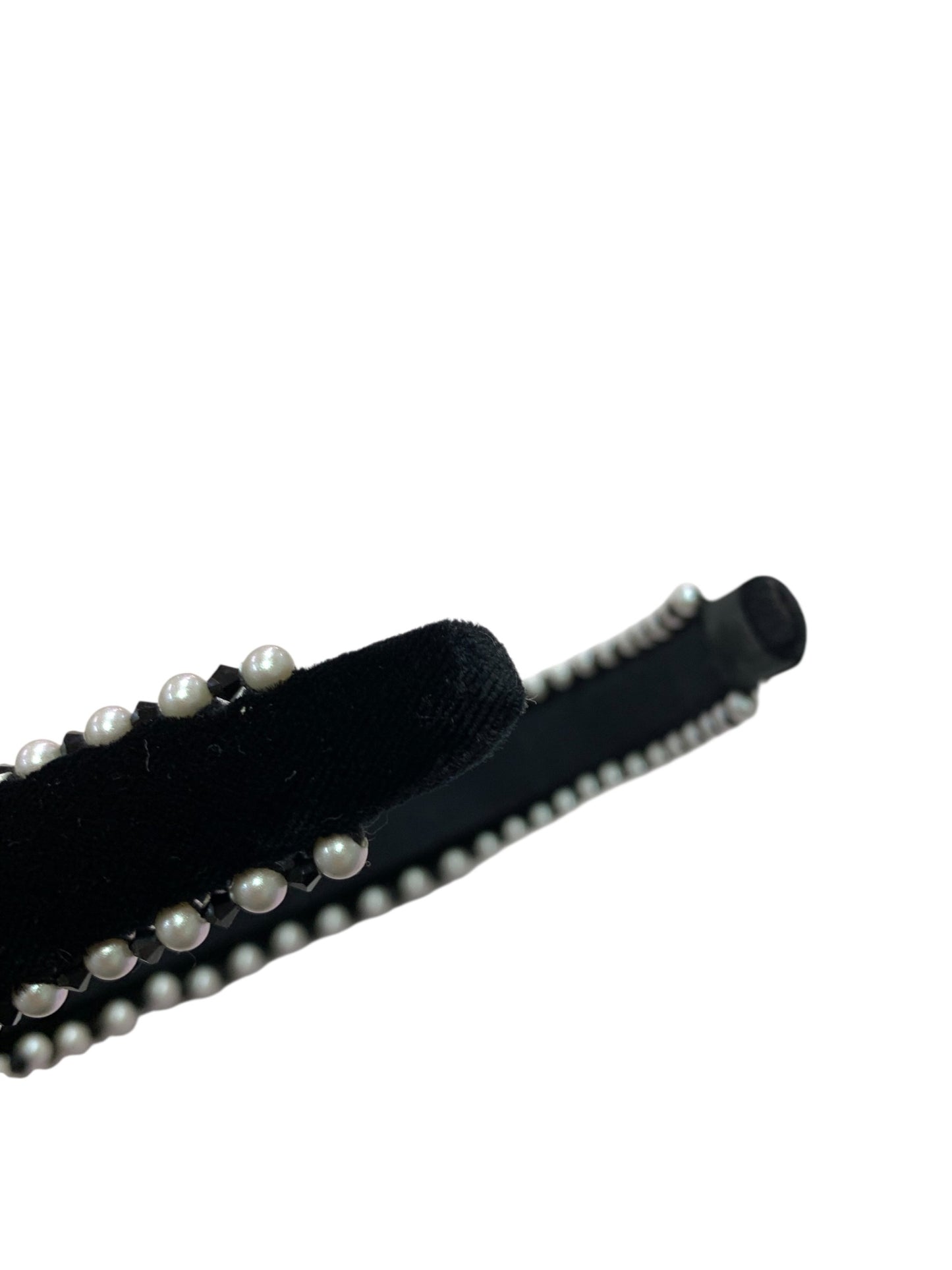 アッカ カチューシャ ブラック ヘアアクセサリー ベロア ビジュー IT76MYKFGDIG