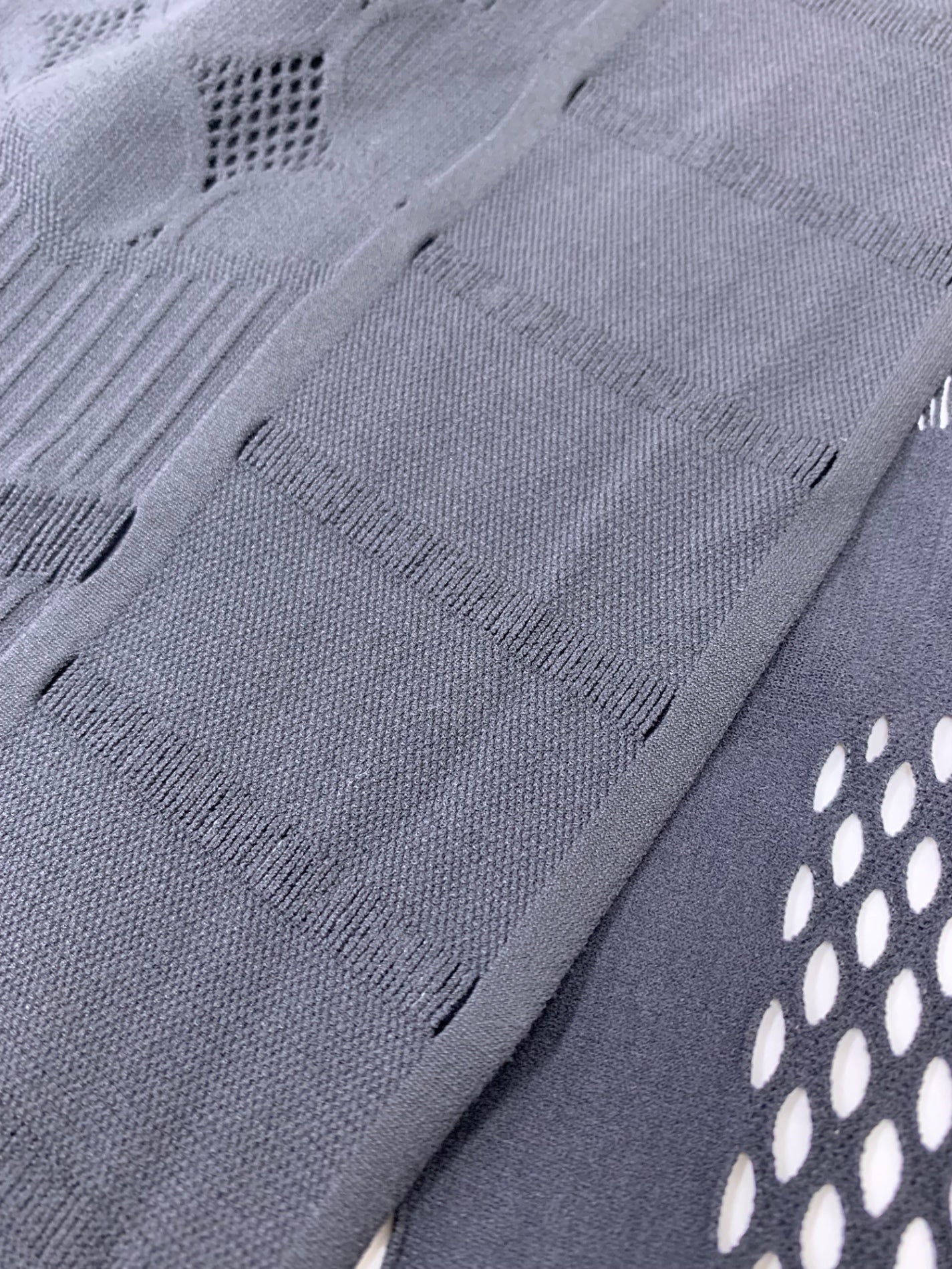 プリーツプリーズイッセイミヤケ PP82LA942 カーディガン 3 ブラック ITWWSYKVF9TS