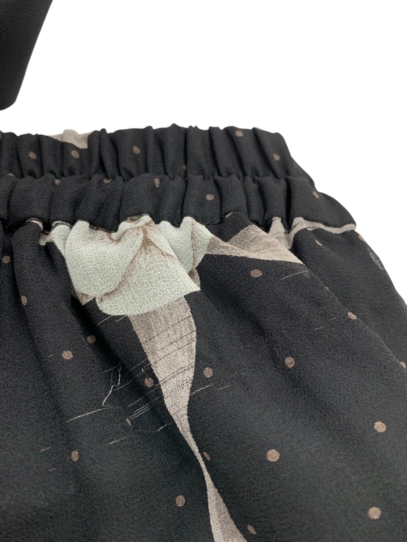 エムズグレイシー 416303 パンツ 40 ブラック カメリア フラワーモチーフ ワイド IT36ZJU2CRTC