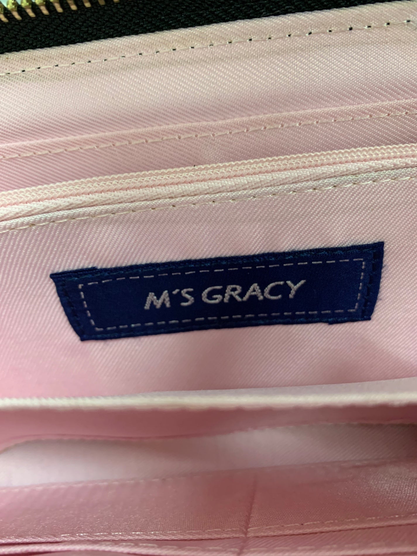 エムズグレイシー Wallet Ribbon Bag 894507 長財布 ブラック ストラップ付き ポシェット IT1EDIWQW1B8