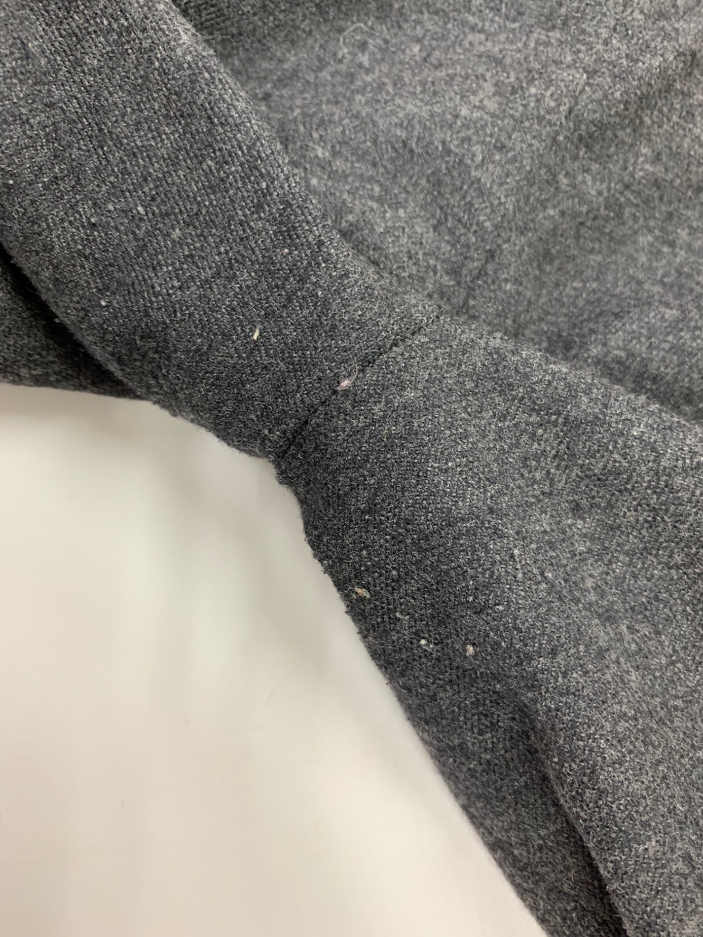 トゥービーシック UHE47-917-08 クロップドパンツ 40 グレー カシミヤブレンドウール 裾フリンジ ITYI7KPFIMKW 【SALE】