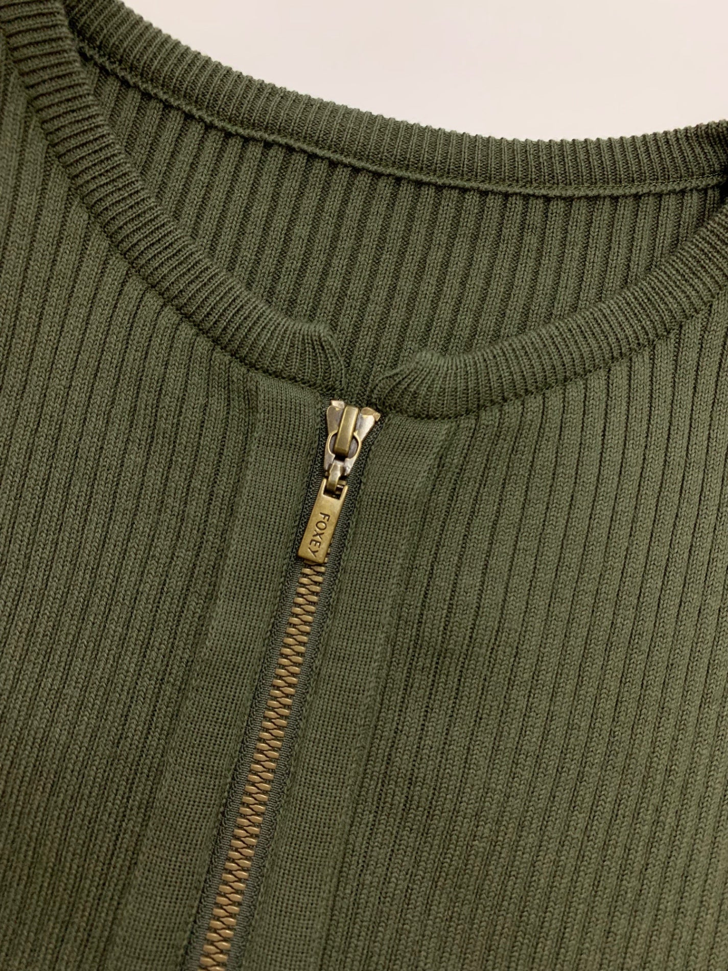 フォクシーブティック Zip Up Rib 41886 カーディガン 38 カーキグリーン ITMWZH5ICBEG