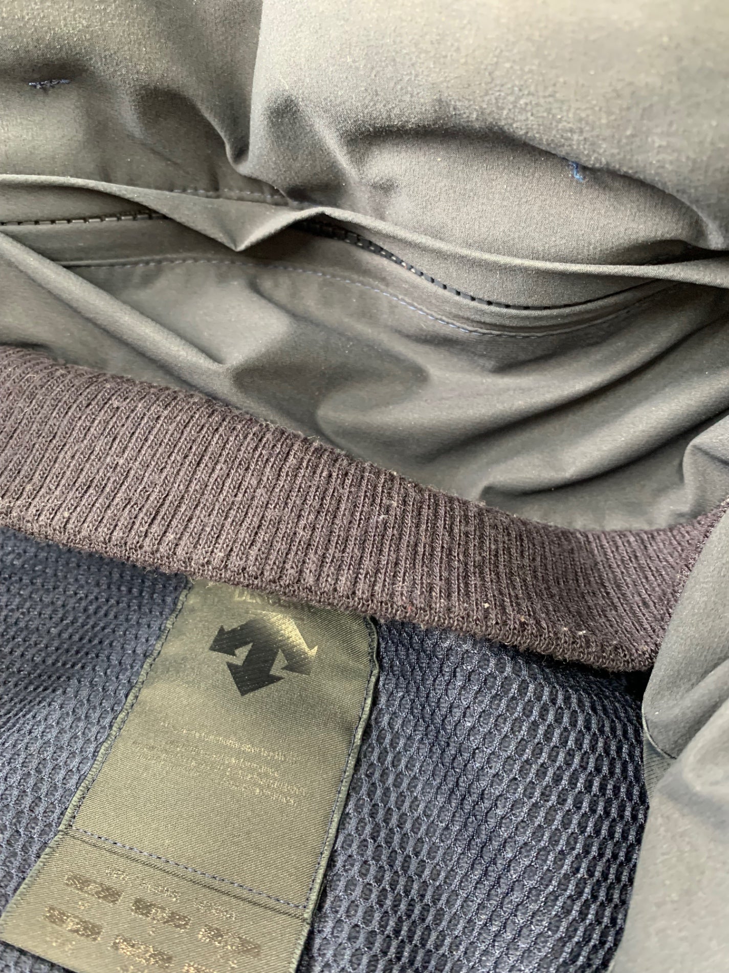 デサントオルテライン MOUNTAINEER DAMUGK30UX ダウンジャケット M ネイビー マウンテニア 水沢ダウン ITKLECKYRMJ8