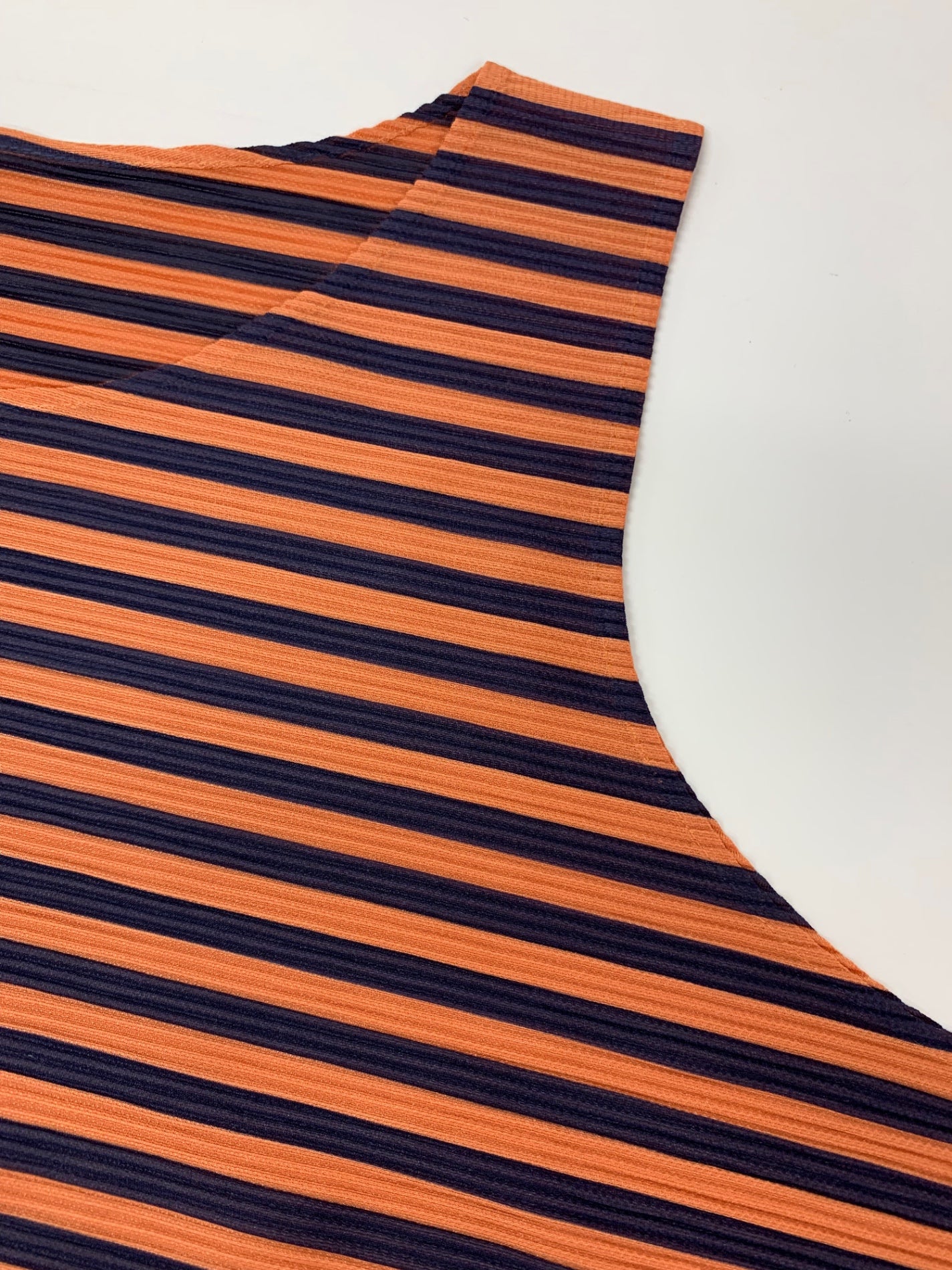プリーツプリーズイッセイミヤケ PP43-JT564 トップス 3 オレンジ ストライプ プリーツ ITMAQ809ECDC