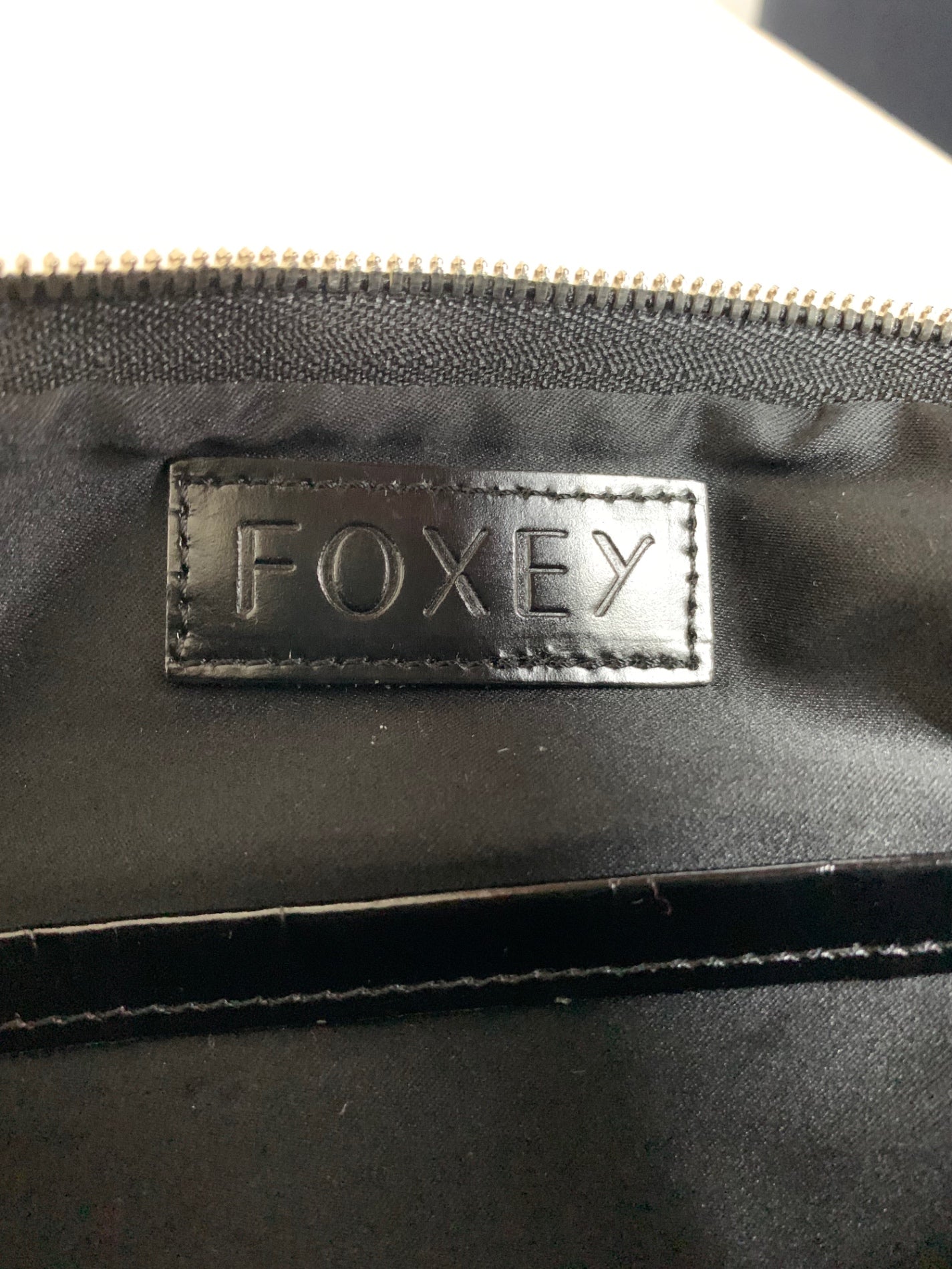 フォクシーブティック マカロンバッグ ブラック ベロア チェーン IT2QN91IWPH8