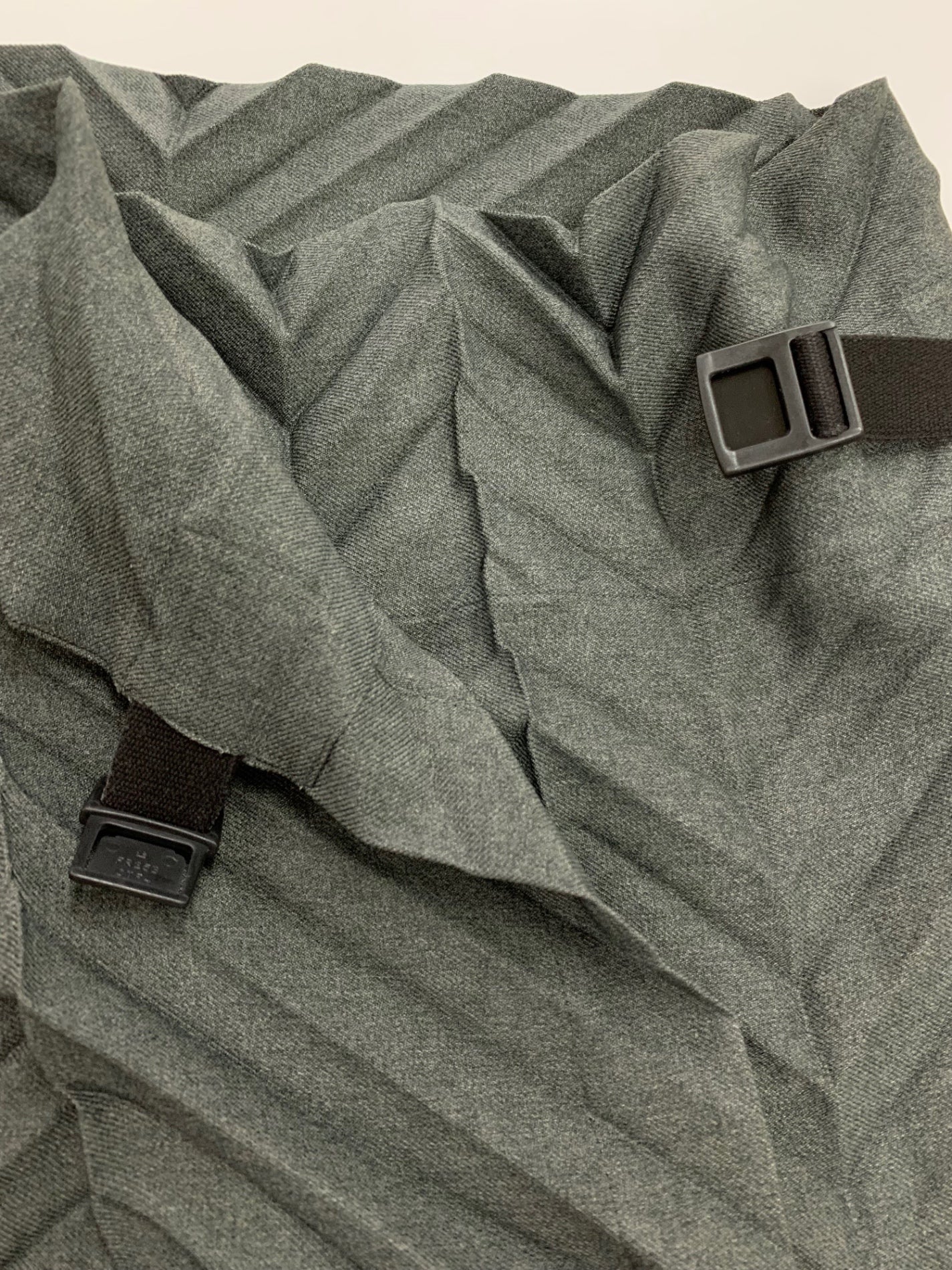 ミーイッセイミヤケ M183FG652 ラップスカート F グレー ITYAM8D6RXCG