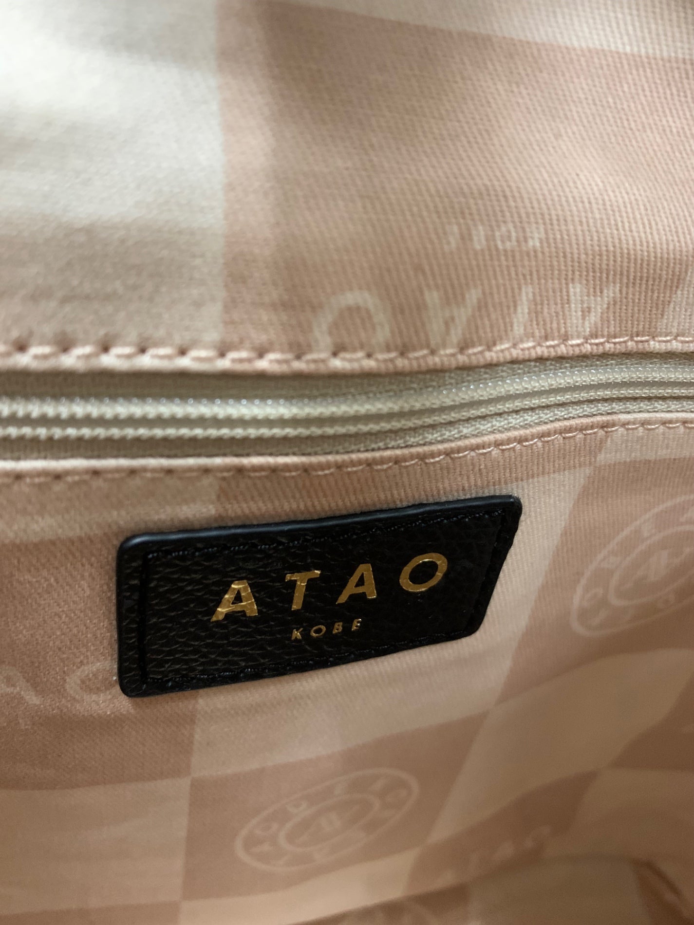 アタオ WEEKEND ウィークエンド ショルダーバッグ ブラック 2way 撥水レザー IT83277WQVPA