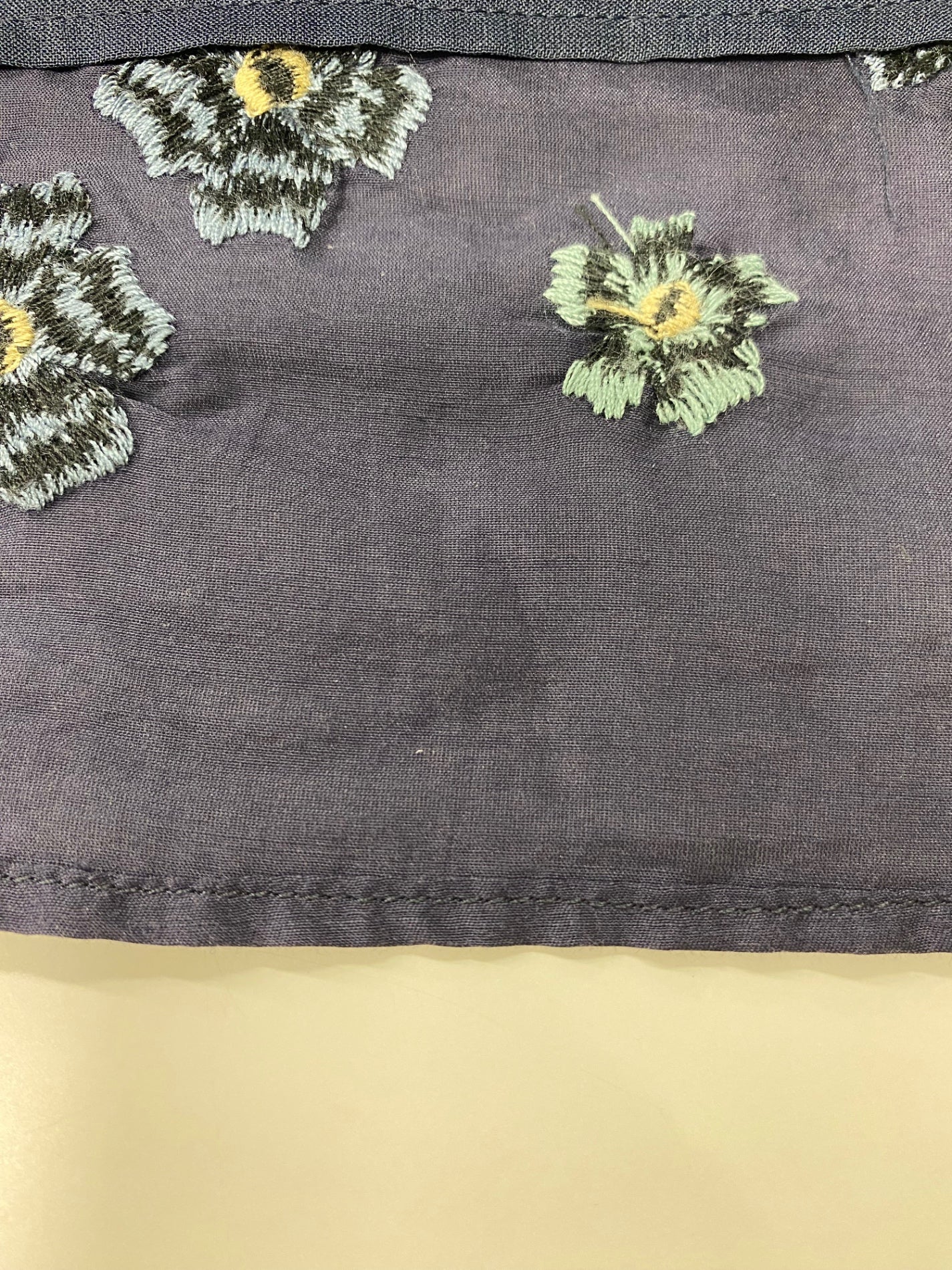 シビラ スカート M ネイビー 花 刺繍 IT29247UC7EG