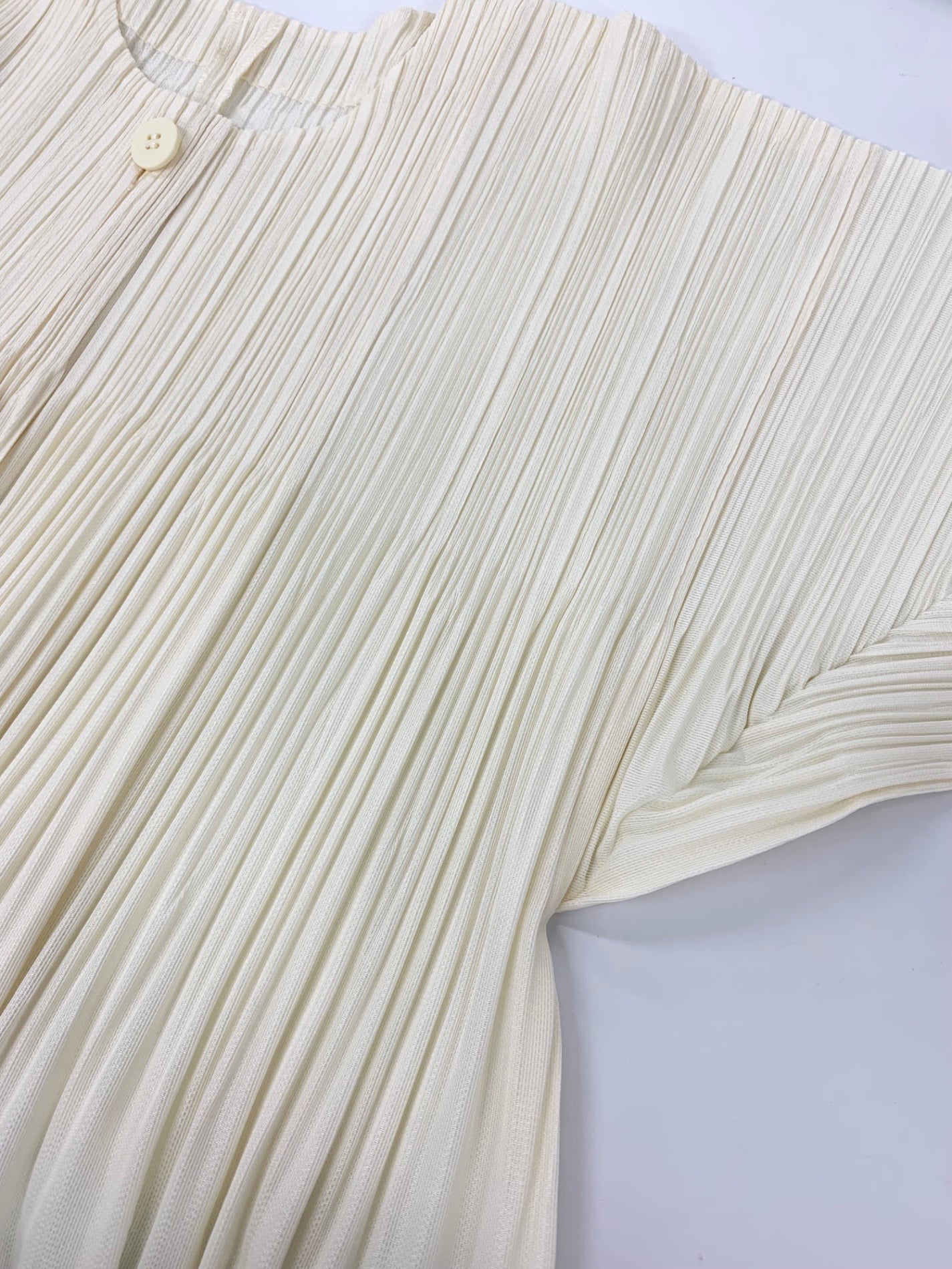 プリーツプリーズイッセイミヤケ PP41-JA424 カーディガン 3 アイボリー ロング プリーツ ITDD1O7J0SYQ 【SALE】