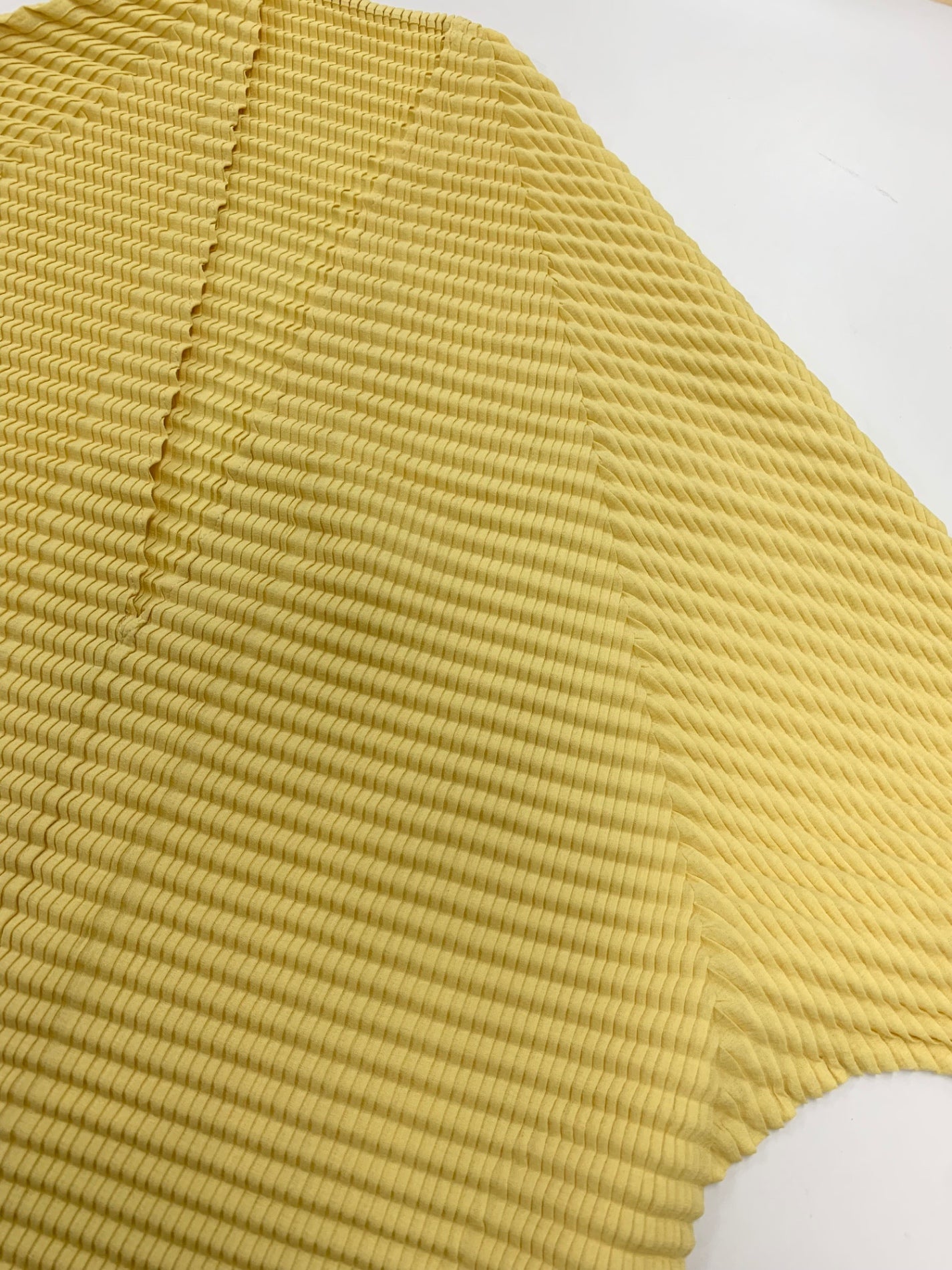 イッセイミヤケ IM04FJ940 カットソー 2 イエロー Vネック IT7D10J6EELK 【SALE】