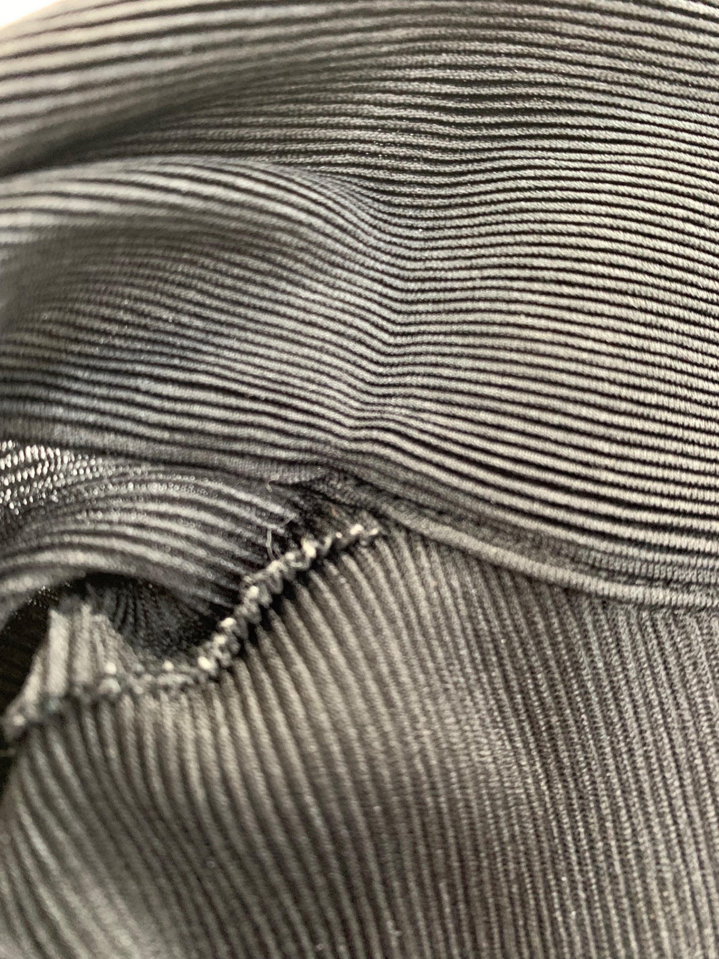 プリーツプリーズイッセイミヤケ PP02-FK014 襟付きプルオーバー 3 ブラック キーネック プリーツ IT3G9TGYK748