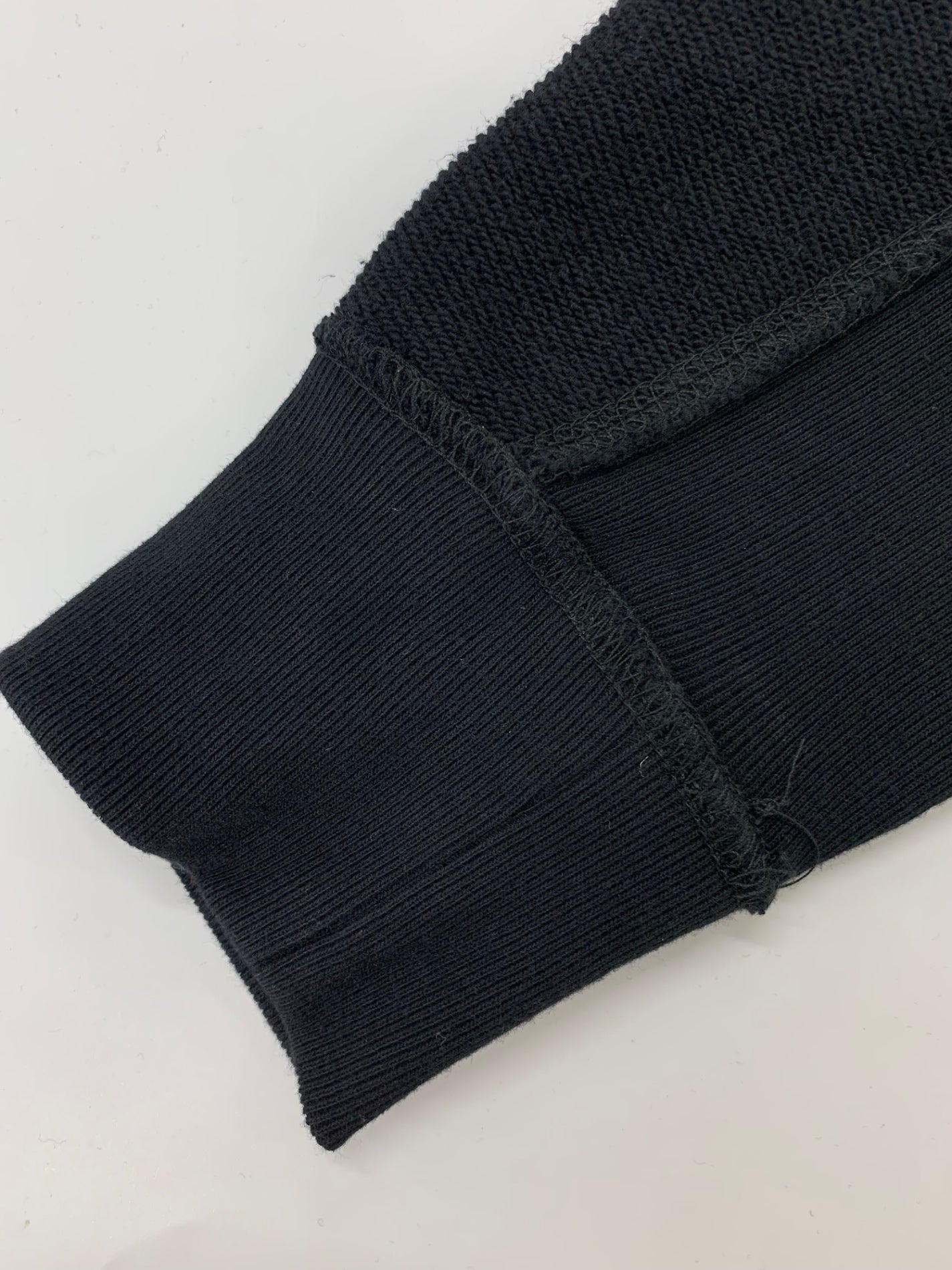 ウノピゥウノウグァーレトレ パーカー L ブラック ジップ ストーンロゴ IT68OFMZB2C2