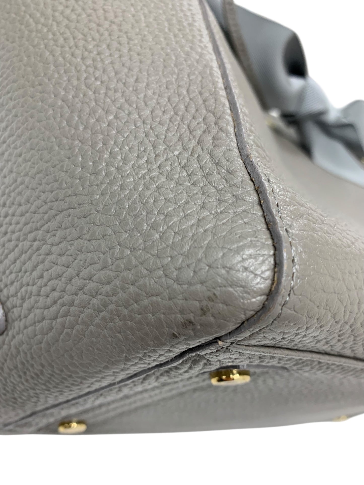 エーディーエムジェイ トートバッグ グレージュ レザー ITA54IQ547QG