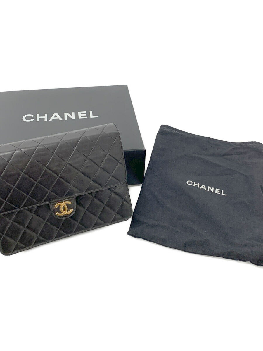 シャネル ショルダーバッグ マトラッセ22 チェーン プッシュロック