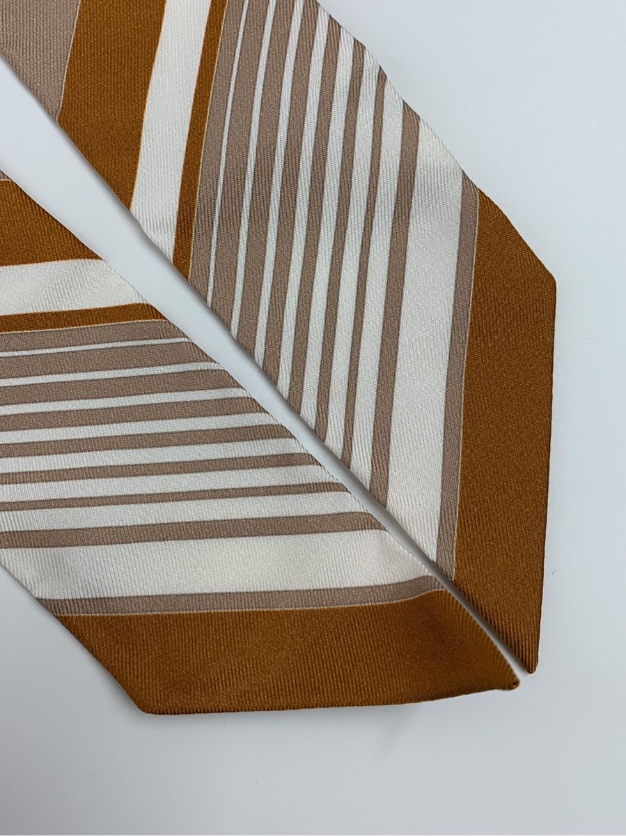 エルメス スカーフ ツイリー EX-Libris 総柄