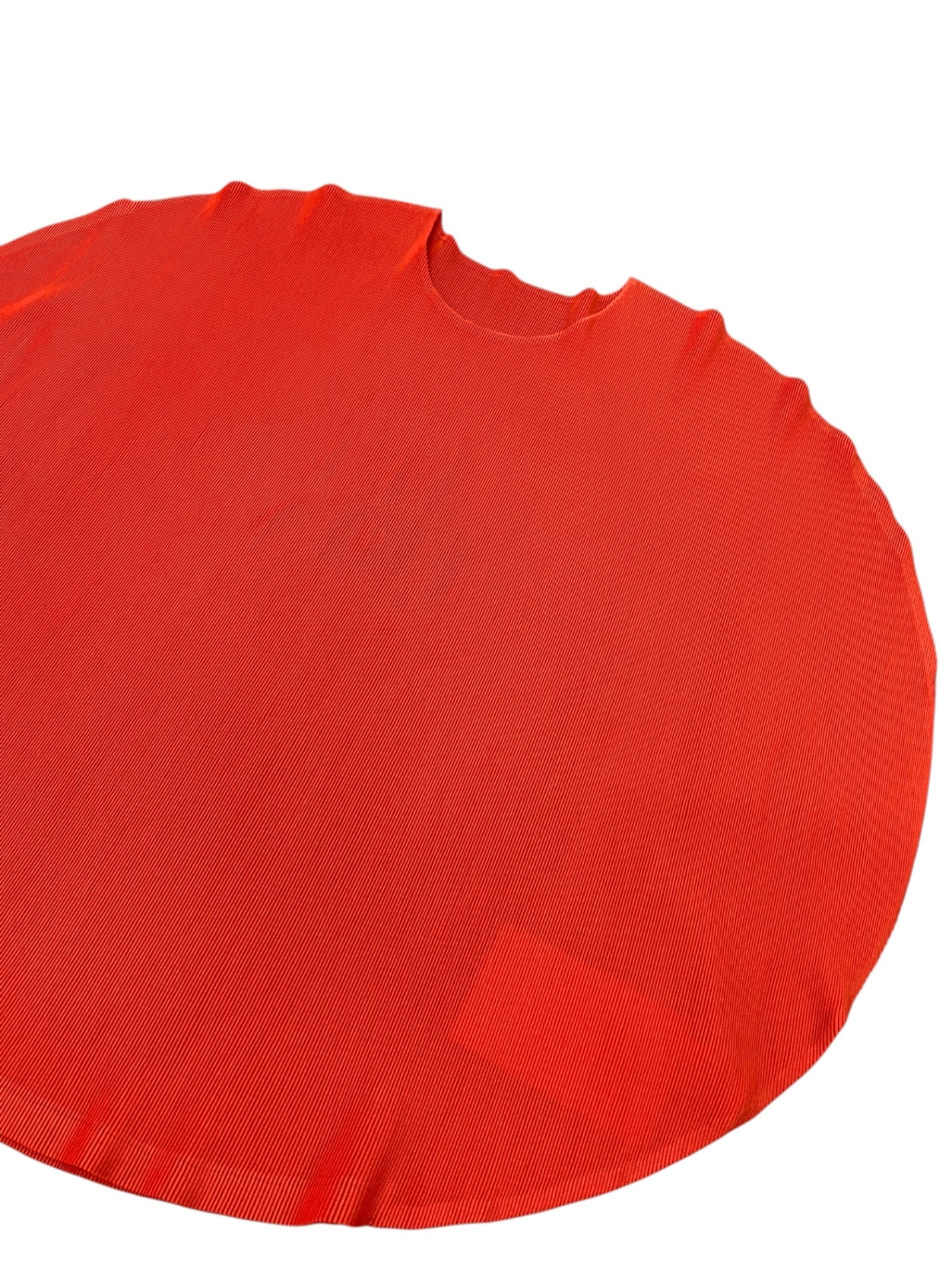 プリーツプリーズイッセイミヤケ トップス レッド プリーツ バルーン型 IT4AS818IV2Q