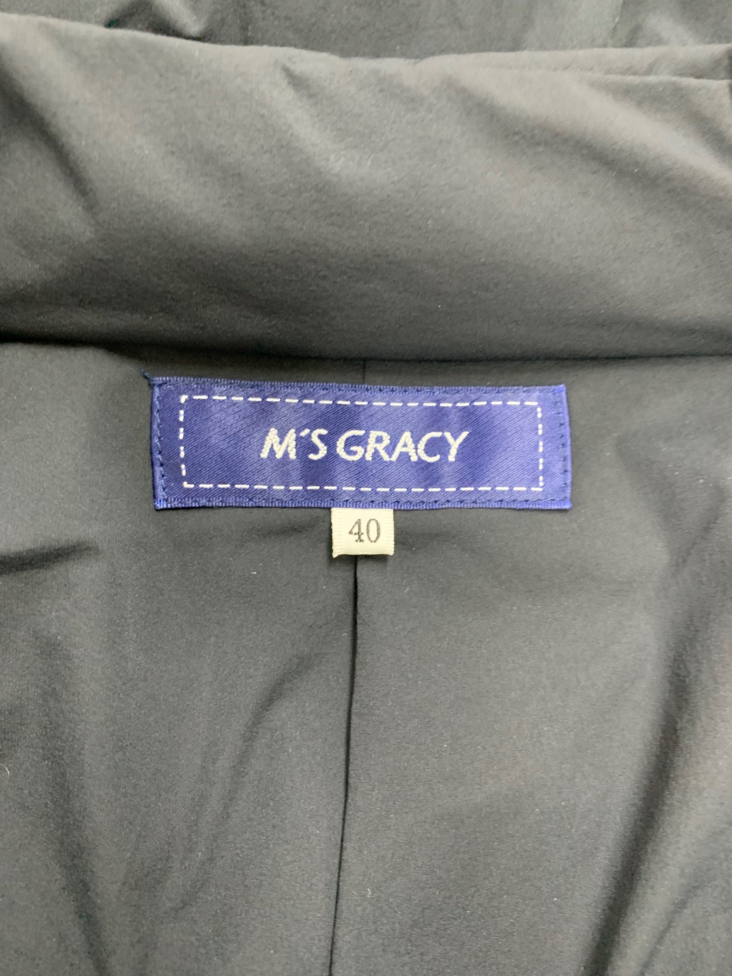 エムズグレイシー 319605 アウター 40 ブラック フェイクファー付き カメリアジップ パールアプリケ ITOJYACDFPFK