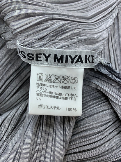 イッセイミヤケ IM21FD107 ジャケット 2 グレー プリーツ グラデーション ITZ46F3T9LJY
