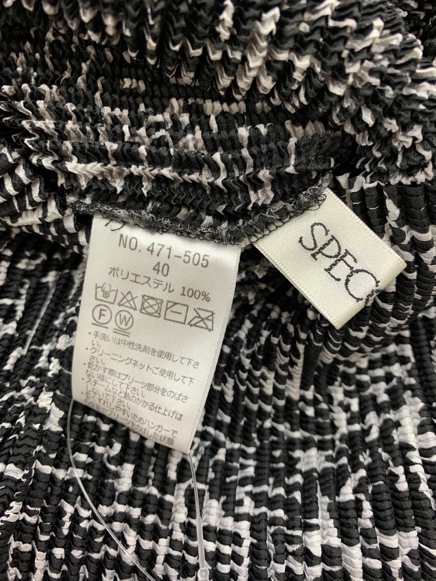 スペッチオ 471-505 ワンピース 40 ブラック プリーツ ノースリ ITONPB5M85JM
