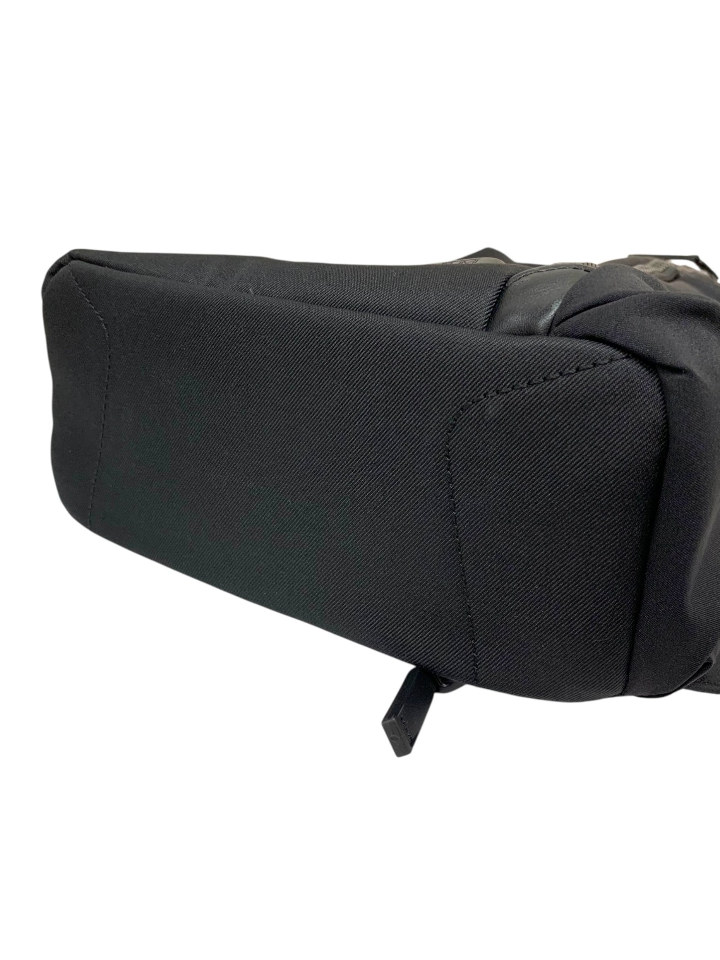 トゥミ TAHOE アズテック コンパクト 798654DE バックパック ブラック ITND5OKPX8VY