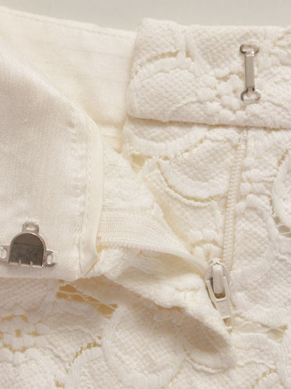 トゥービーシック W5R53-341-40 パンツ 38 ホワイト クロップド レース フラワーモチーフ IT1W41DJMFHG