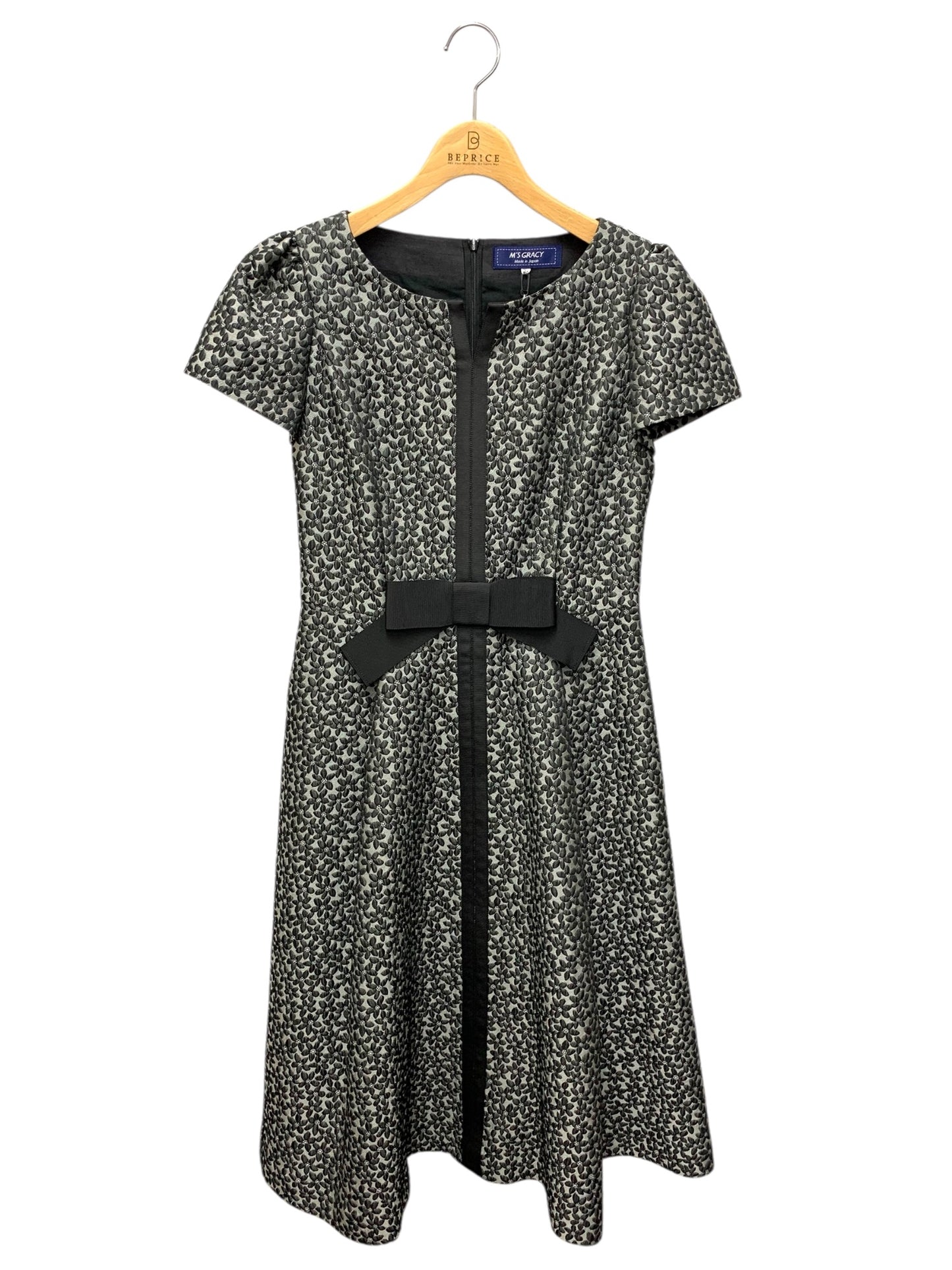 エムズグレイシー 511507 ワンピース 38 グレー フラワーモチーフ フロントジップ リボン ITXZM1LHSVHC