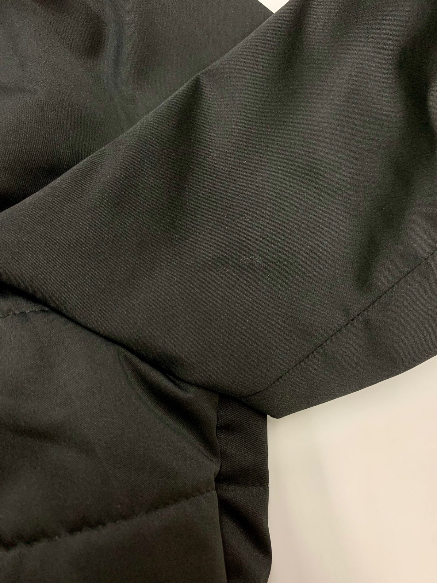 トゥービーシック W5A03-659-09 ジャケット 40 ブラック ナイロン ジップアップ フード付き IT9881LFPWFD