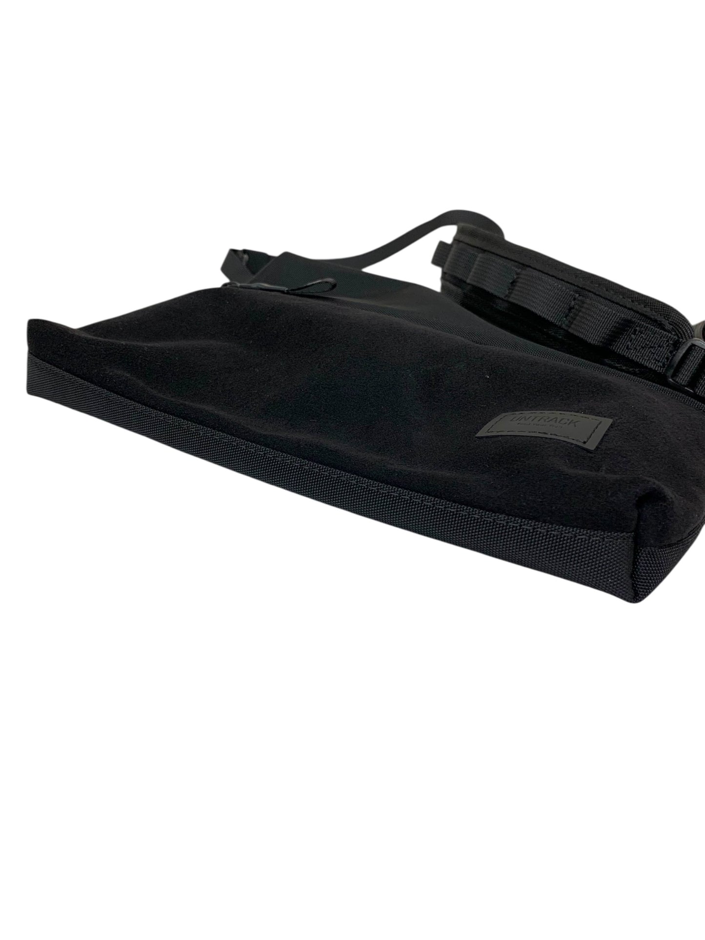UNTRACK OUTDOOR / CE | Shoulder Bag S 60052 ブラック ナイロン840dnコーデュラ ITPY9YM6THY4