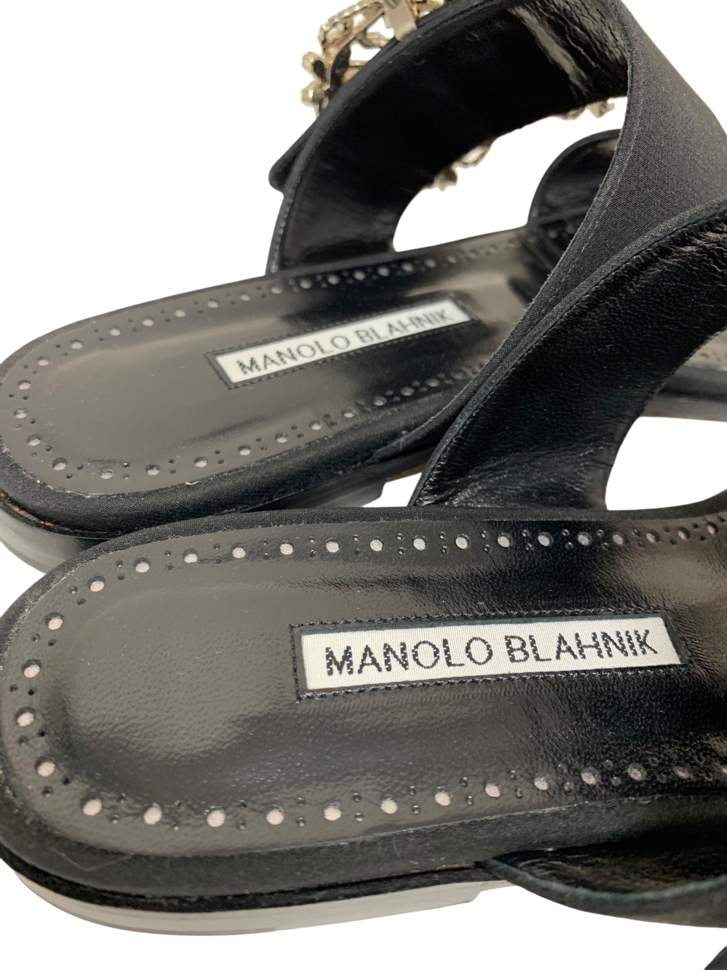 マノロブラニク TITUBAFLAT JEWEL 010 サンダル 38 ブラック ハンギシ IT306KENAM8O