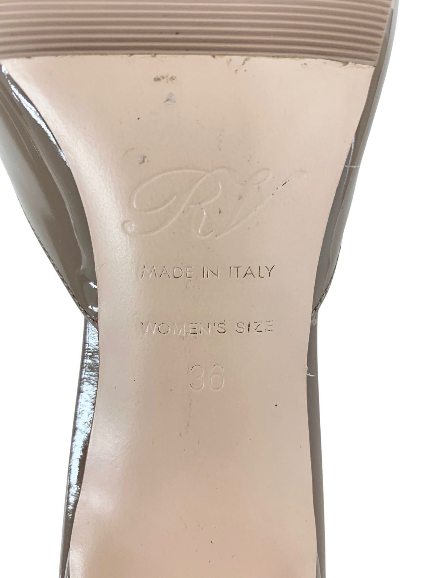 ロジェヴィヴィエ トランペット パテントレザー ミュール RVW74839190D1PC415 36 グレージュ ITTYSATRRS3K 【SALE】