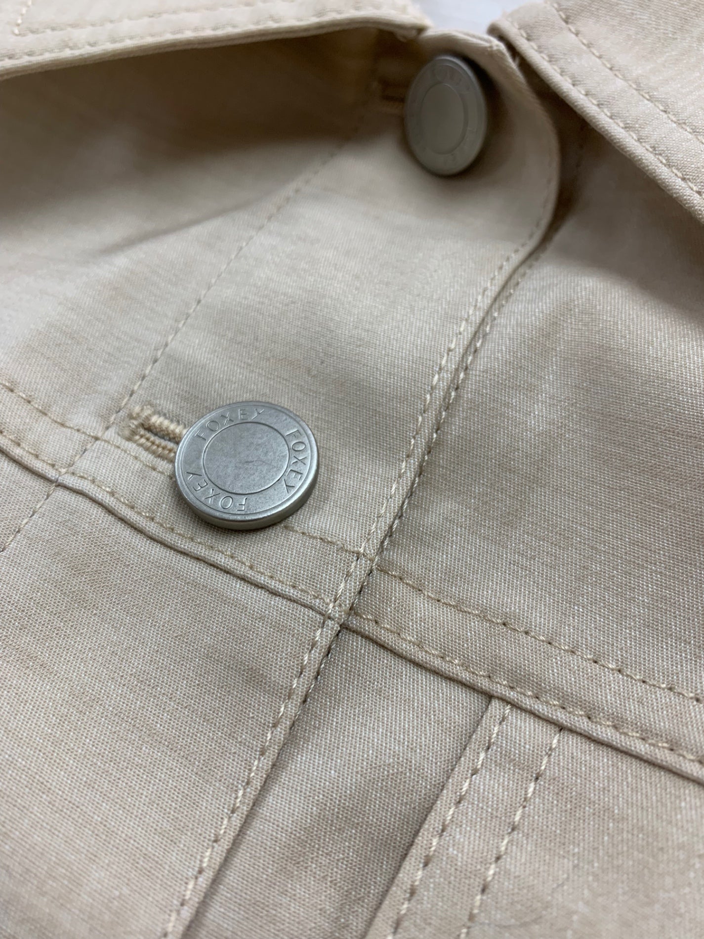 フォクシーニューヨーク Denim Lily 42637 デニムシャンブレージャケット 38 ベージュ クロップ丈 ITSEYRWSV9V8 【SALE】