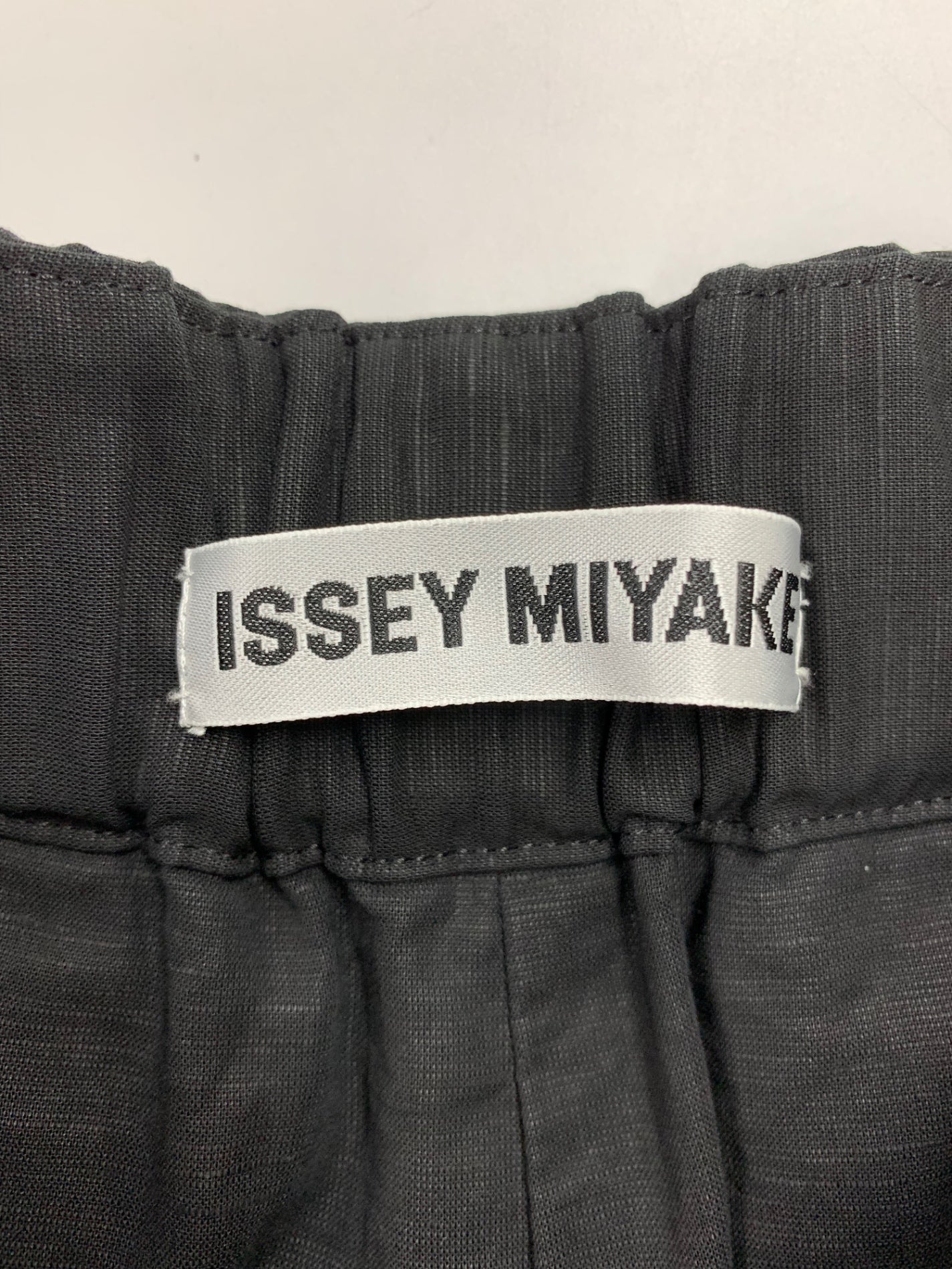 イッセイミヤケ IM51FF519 リネン混パンツ 2 ブラック ITEJ4FHH47WG