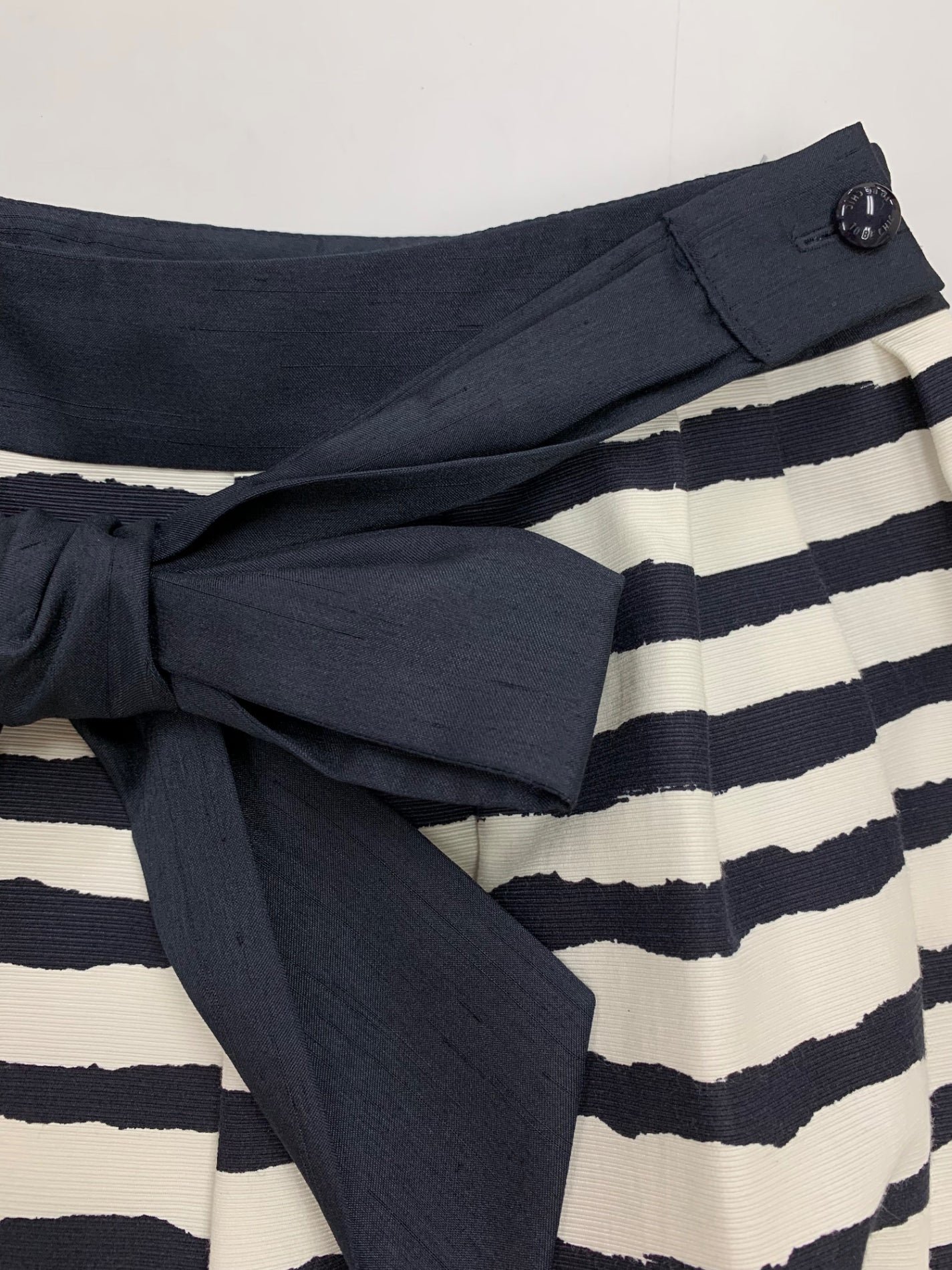 トゥービーシック W5S13-328-05 スカート 40 ネイビー ストライプ ウエストリボン ITK6SK3XE5BW