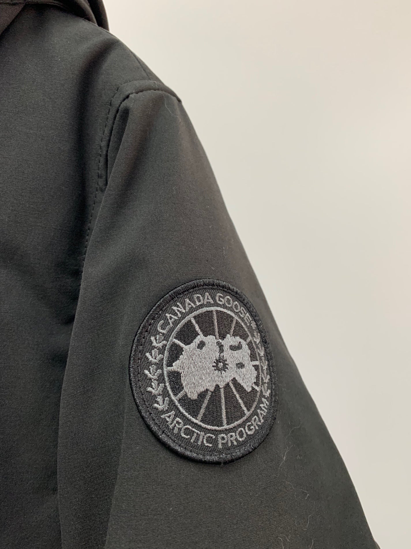 カナダグース 3210400062 3824LB ダウンジャケット ブラック ブラックロゴ IT0I5B2MBK80