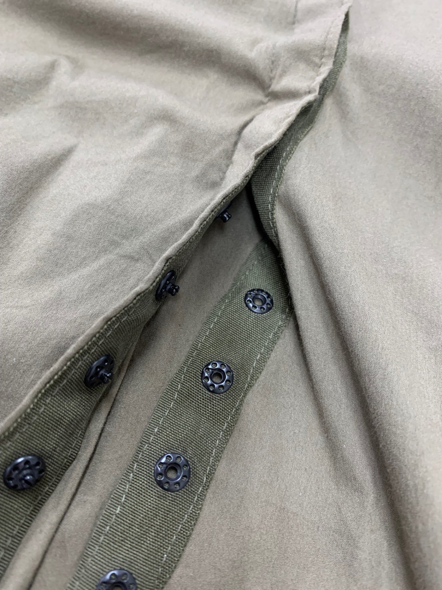 イッセイミヤケ IM01FH010 ワンピース カーキグリーン スナップボタン ストレッチ ITVB97FBLAAV 【SALE】